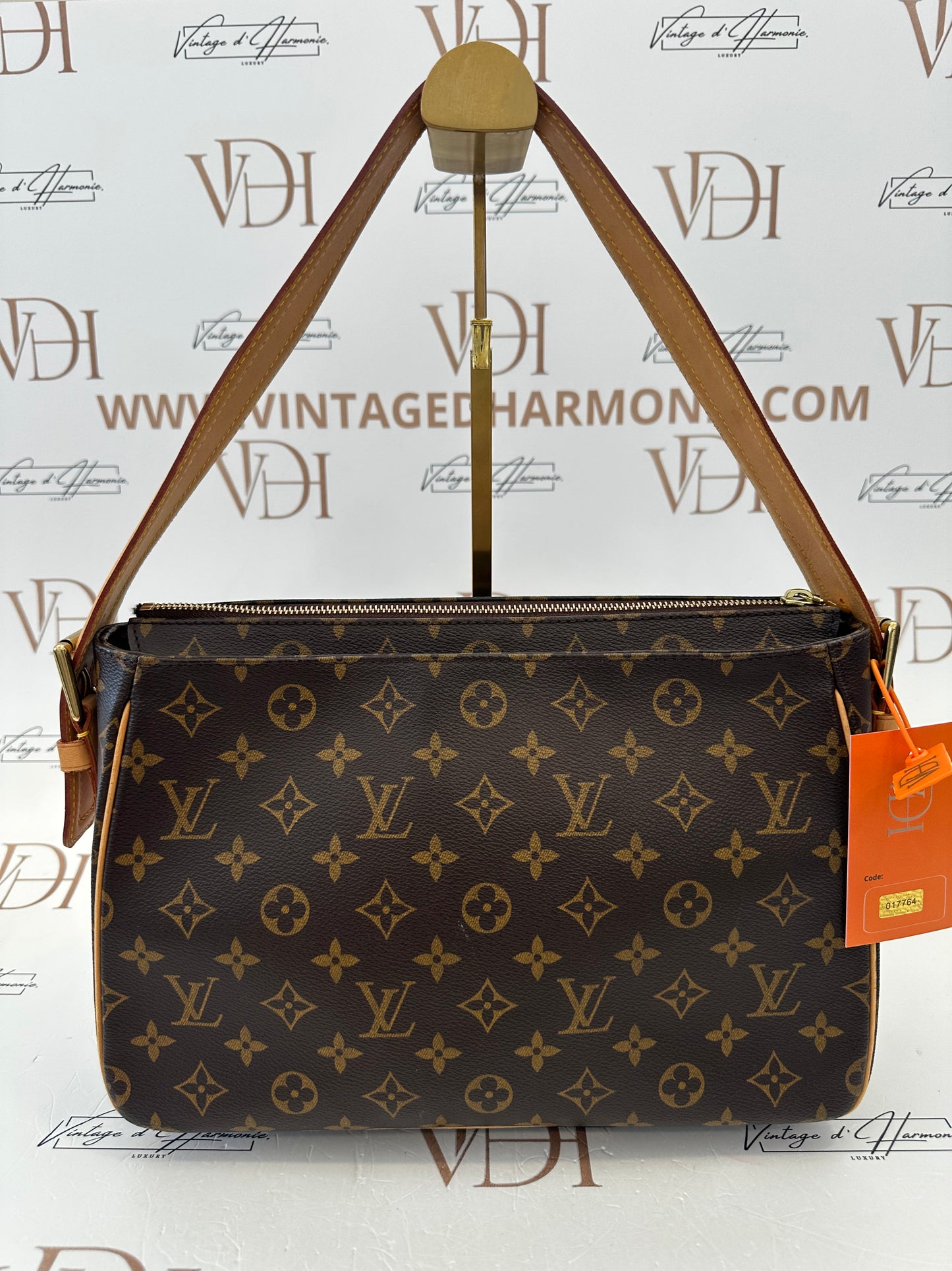 017764 - Louis Vuitton Viva Cite GM