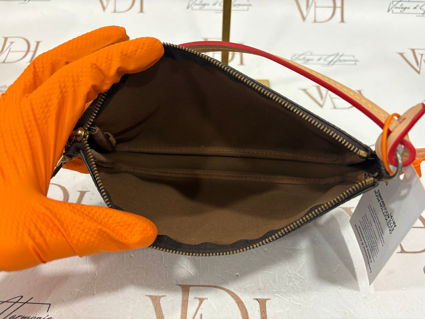 018980 - Louis Vuitton Pochette Accessoires