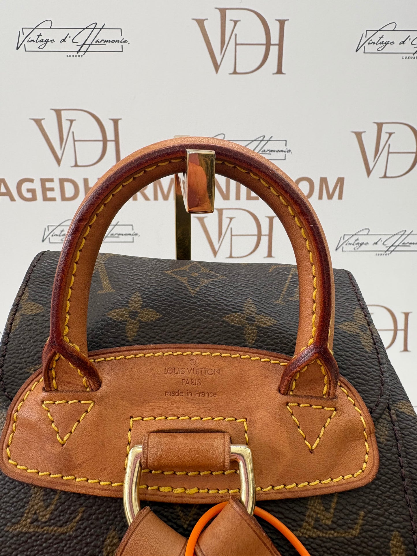 018735 - Louis Vuitton Montsouris
