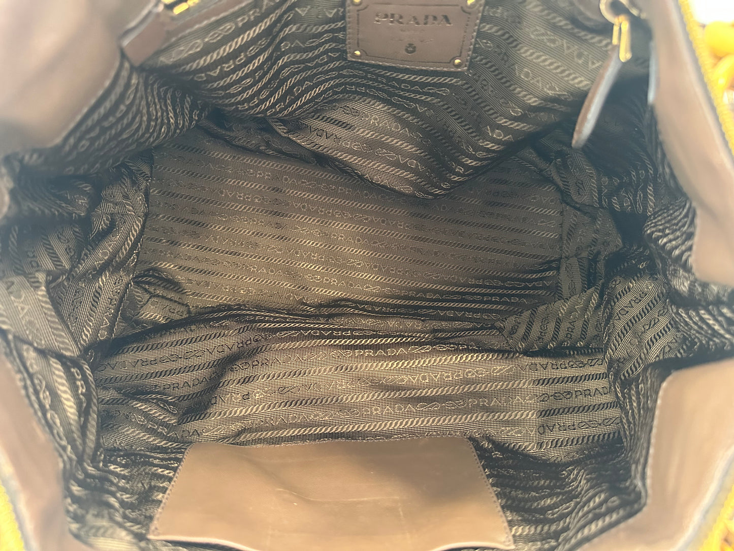 382544 - Prada