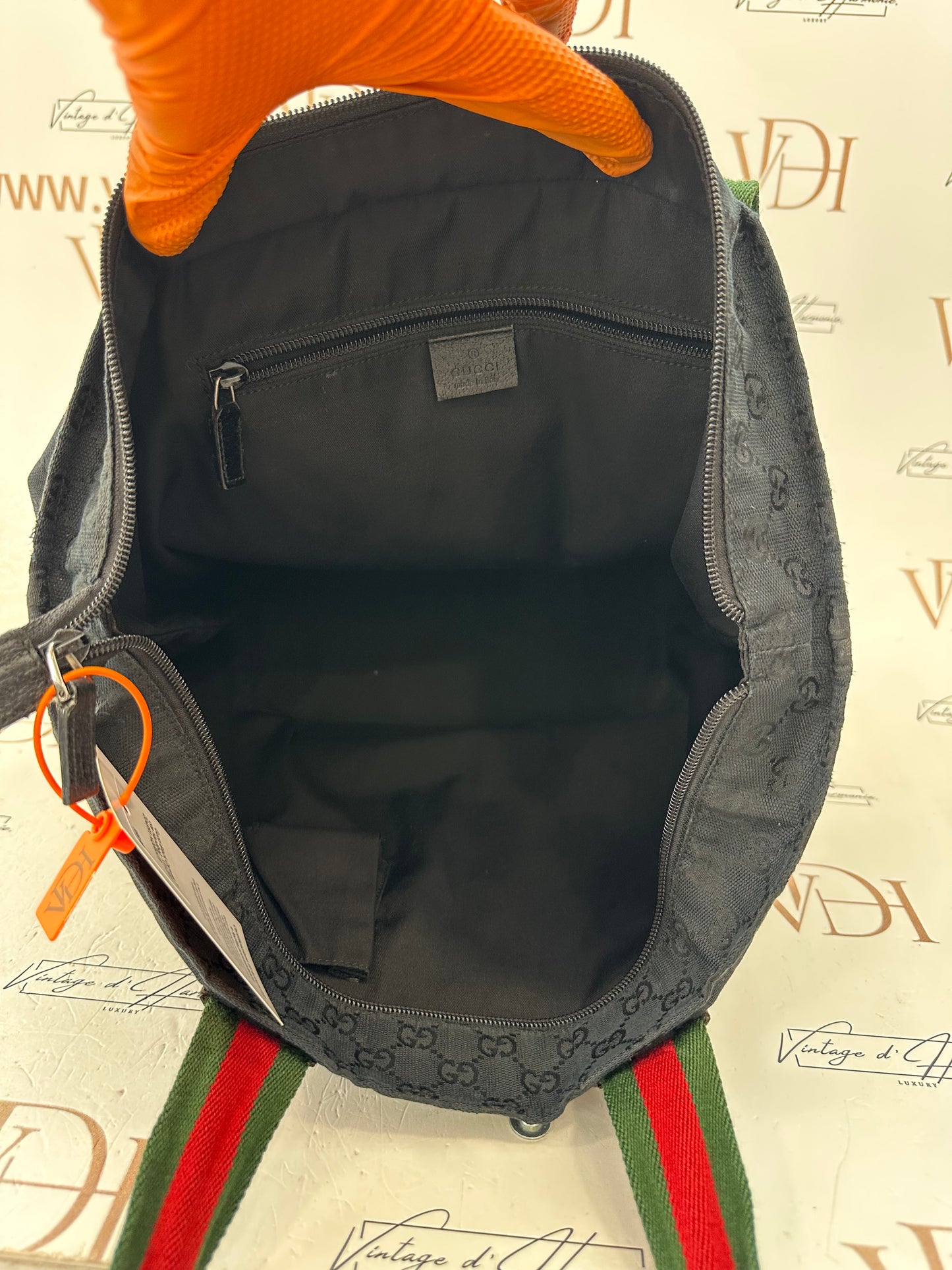 018083 - Gucci Black Canvas