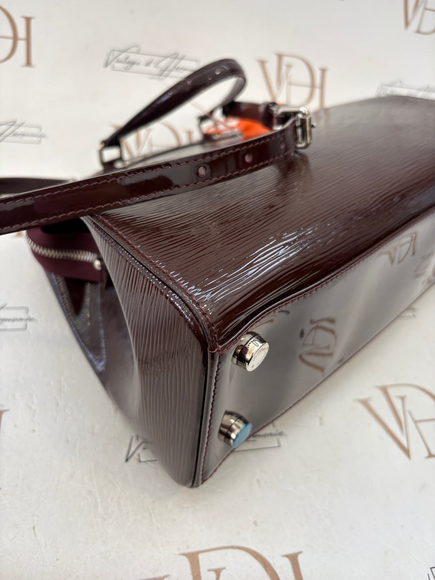 384122 - Louis Vuitton Brea