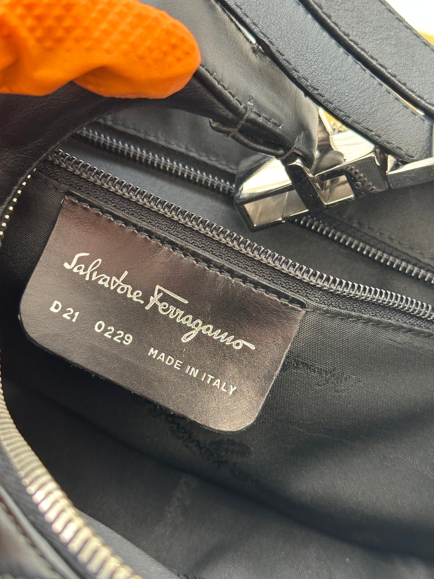 018086 - Salvatore Ferragamo Black