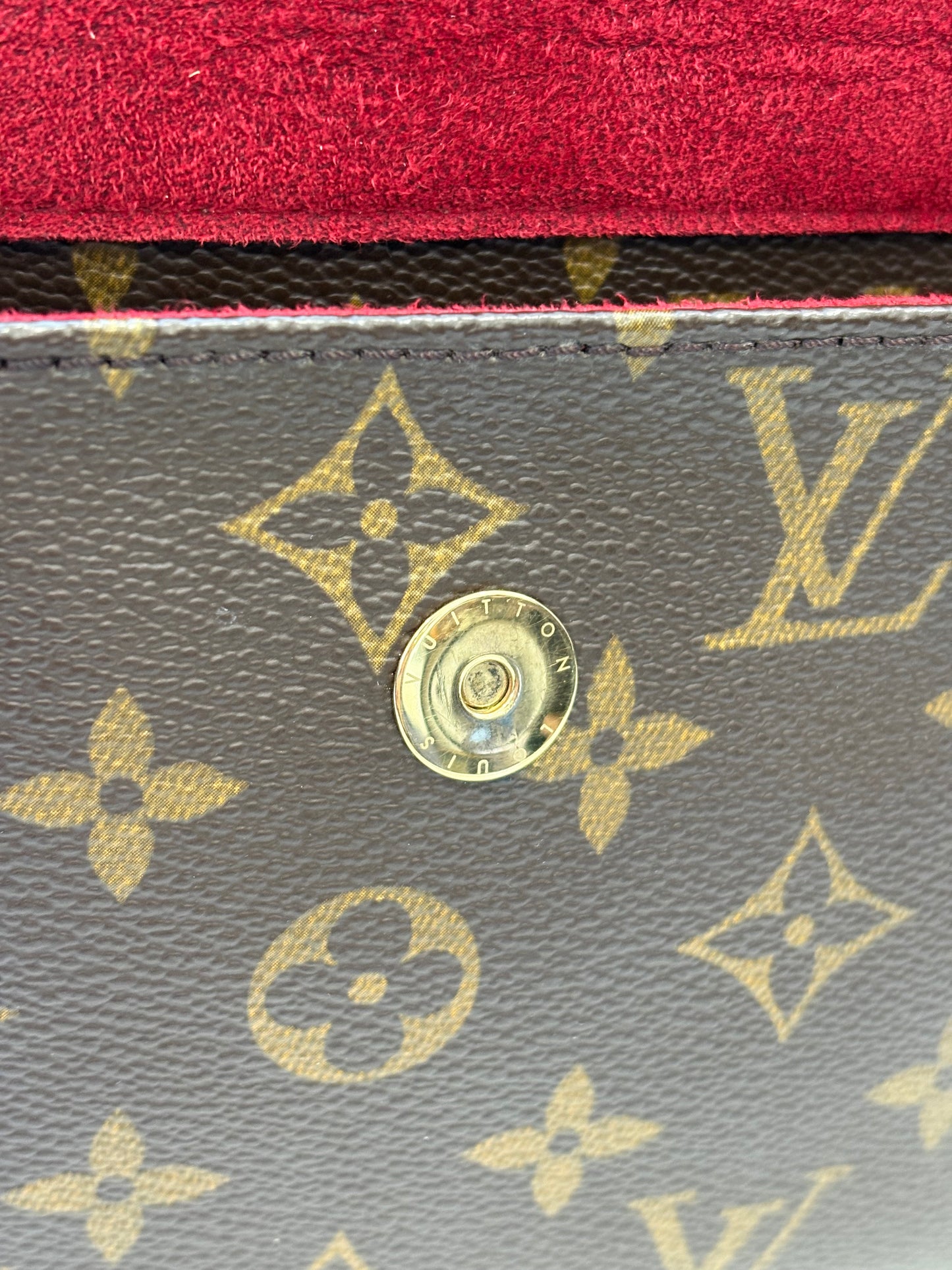 018593 - Louis Vuitton Viva Cite MM