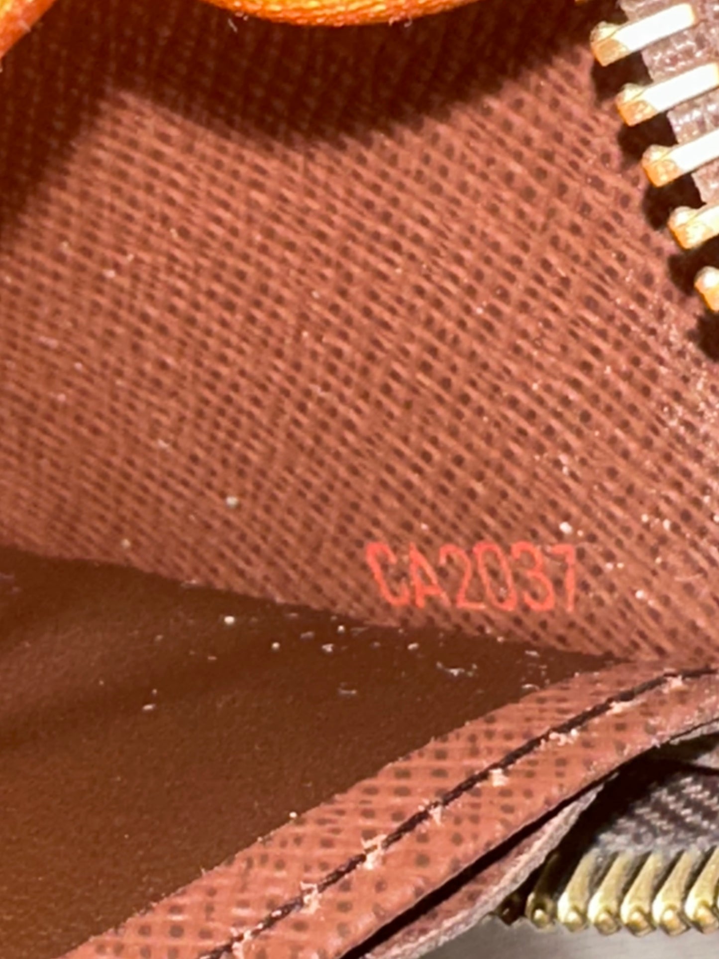 Louis Vuitton Zippy Damier Wallet