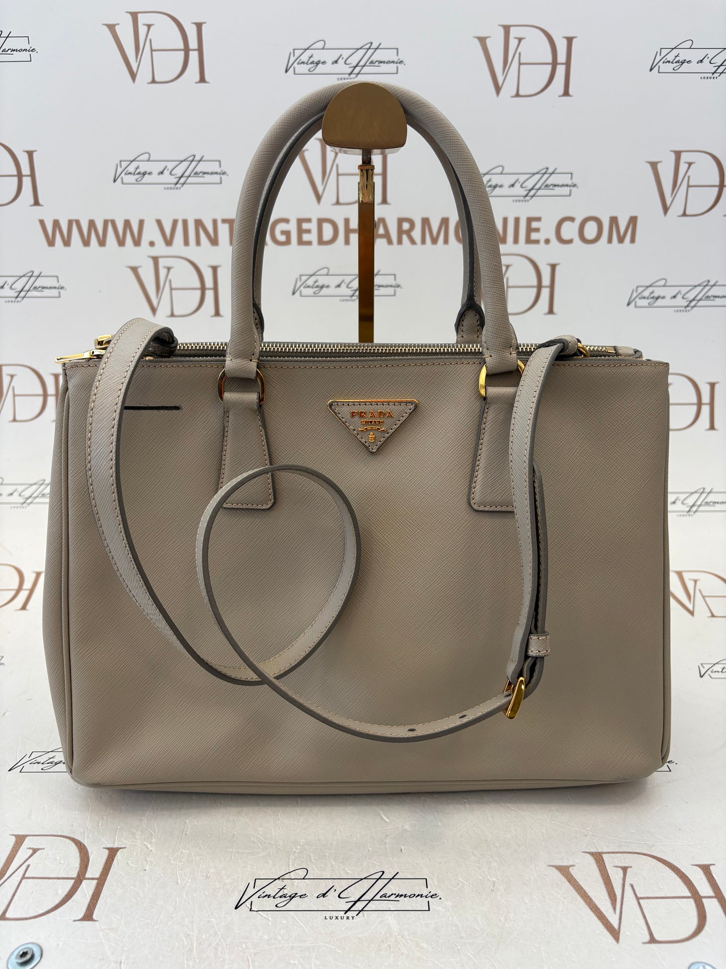383898 - Prada Galleria Grey