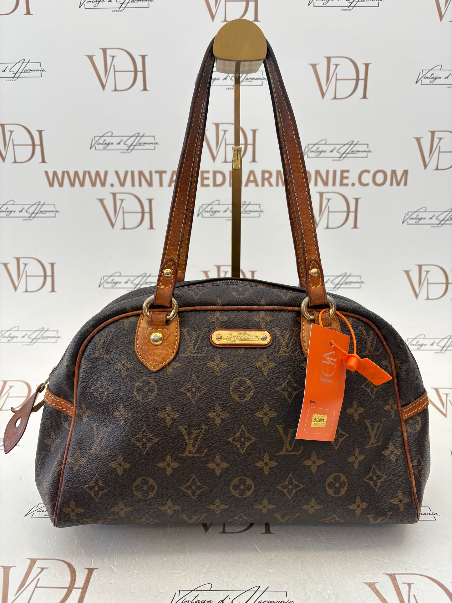 016901 - Louis Vuitton Montorgueil PM