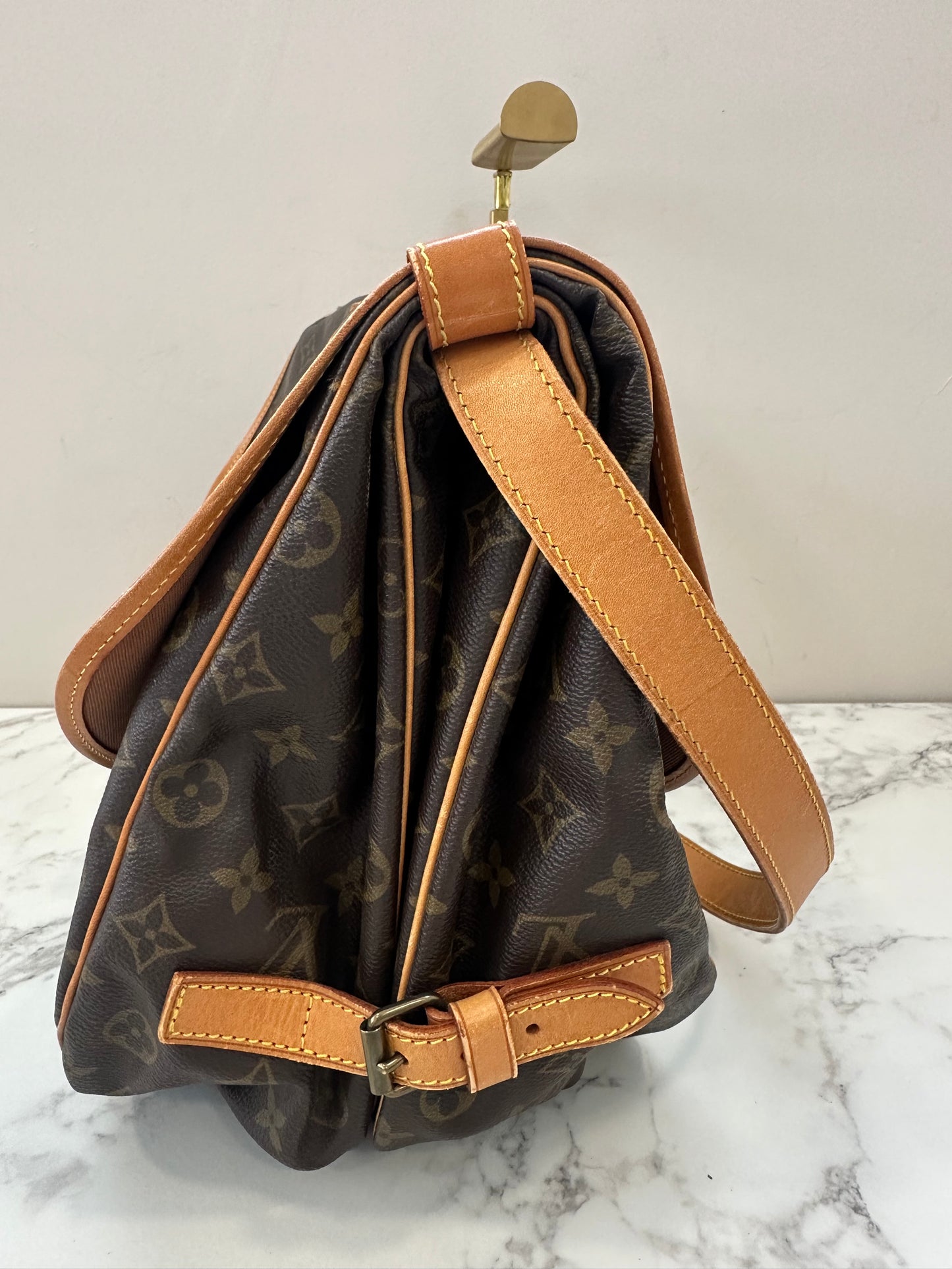 Louis Vuitton Saumur 35