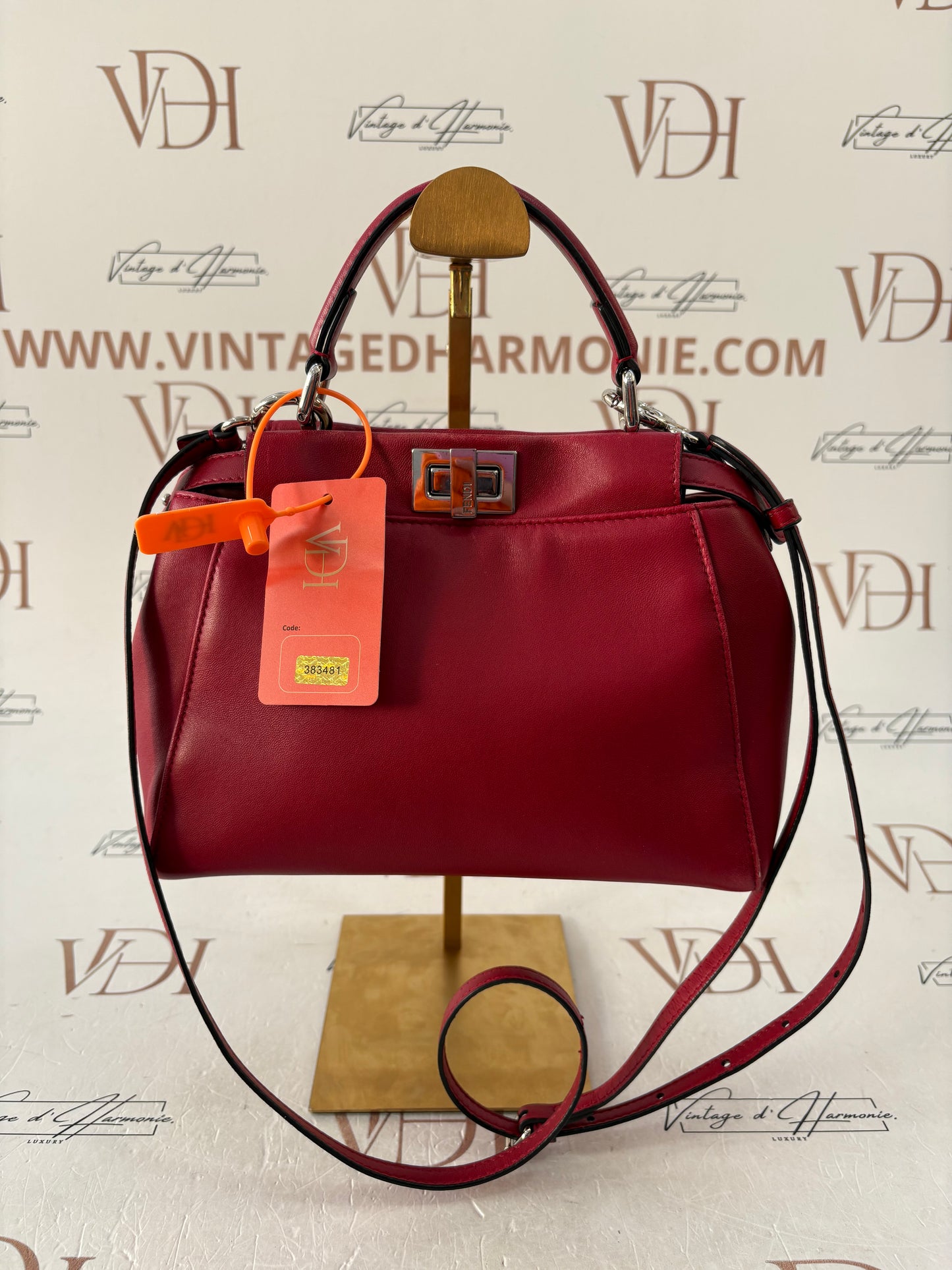 383481 - Fendi Peekabo