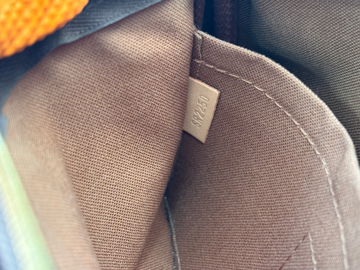 383614 - Louis Vuitton Multipochette