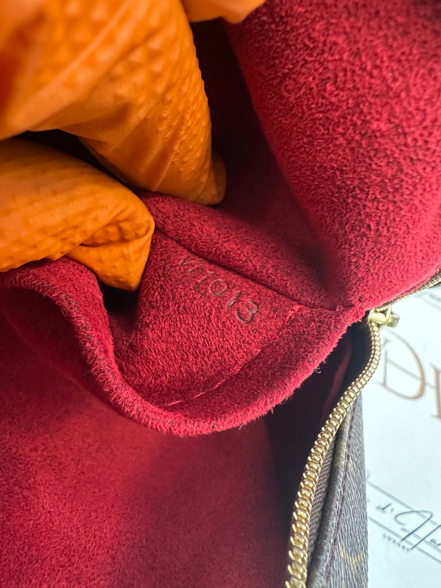 017881 - Louis Vuitton Excentricite