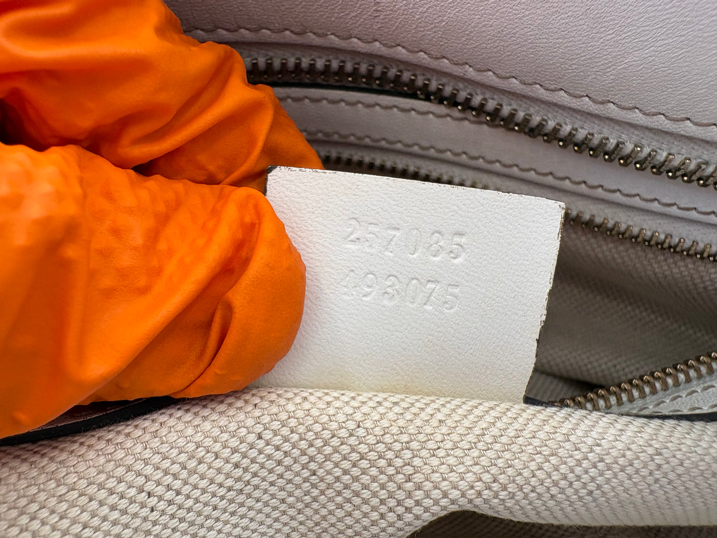 383541 - Gucci