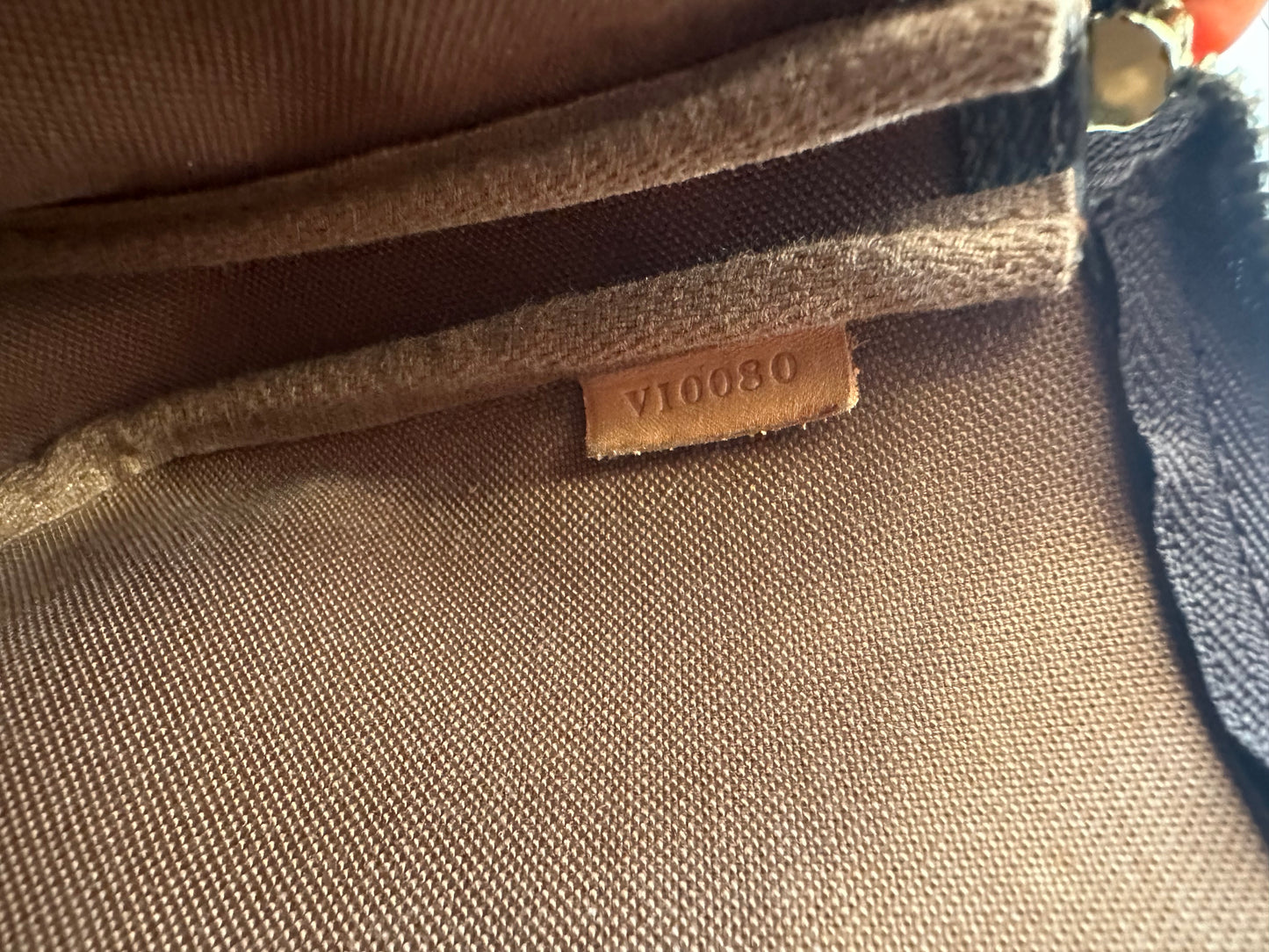 017749 - Louis Vuitton Pochette