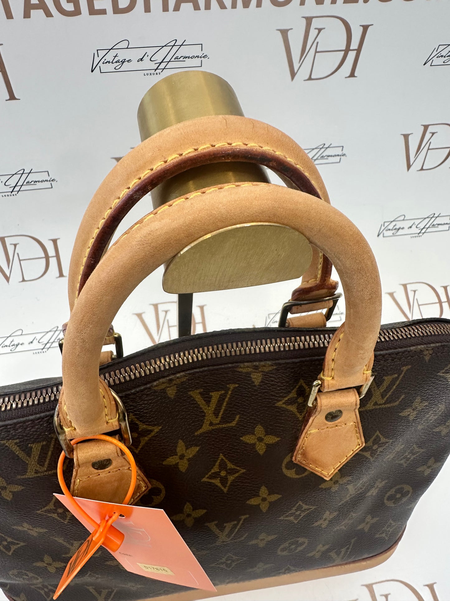 017815 - Louis Vuitton Alma