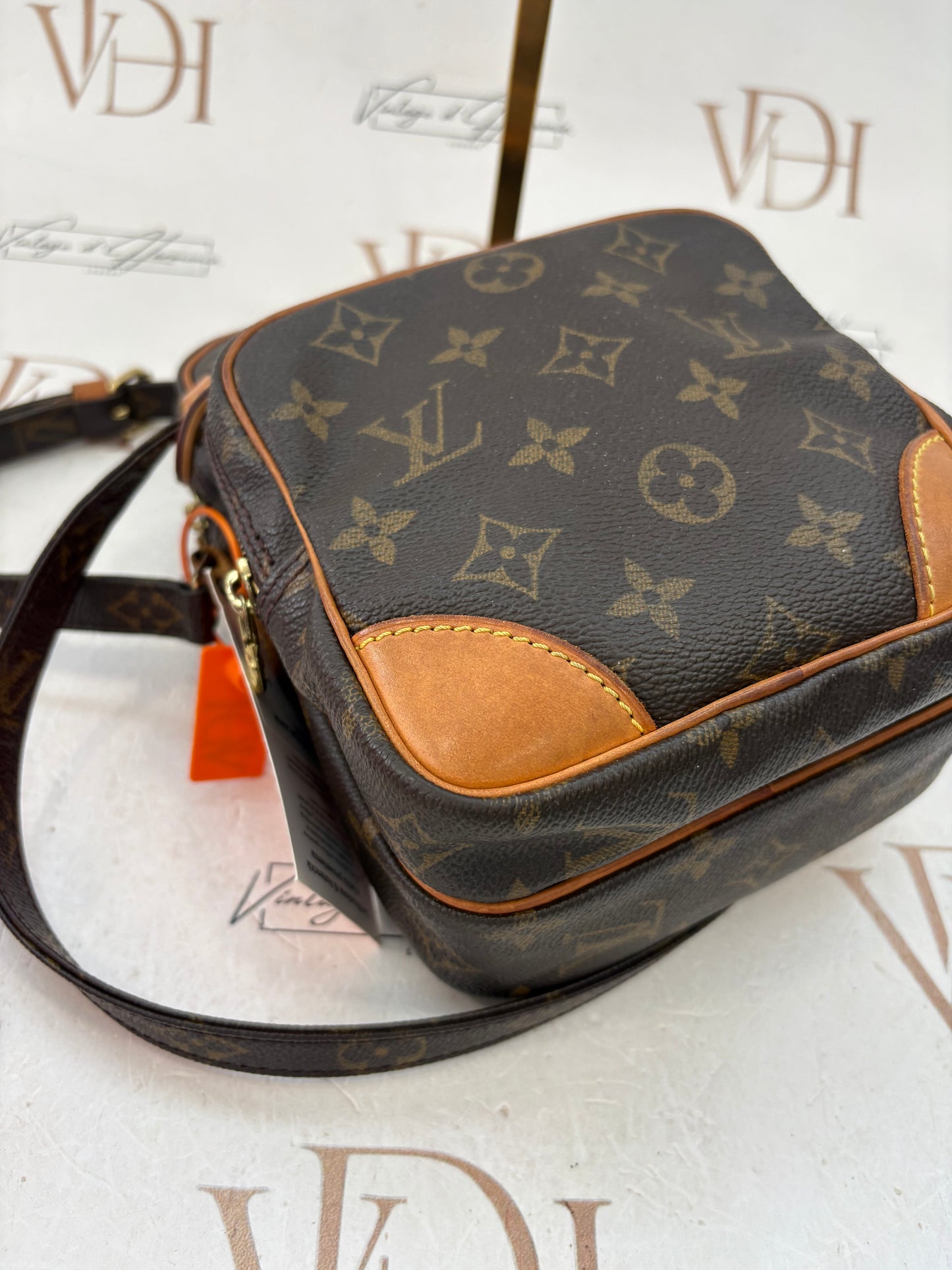 018961 - Louis Vuitton Amazon