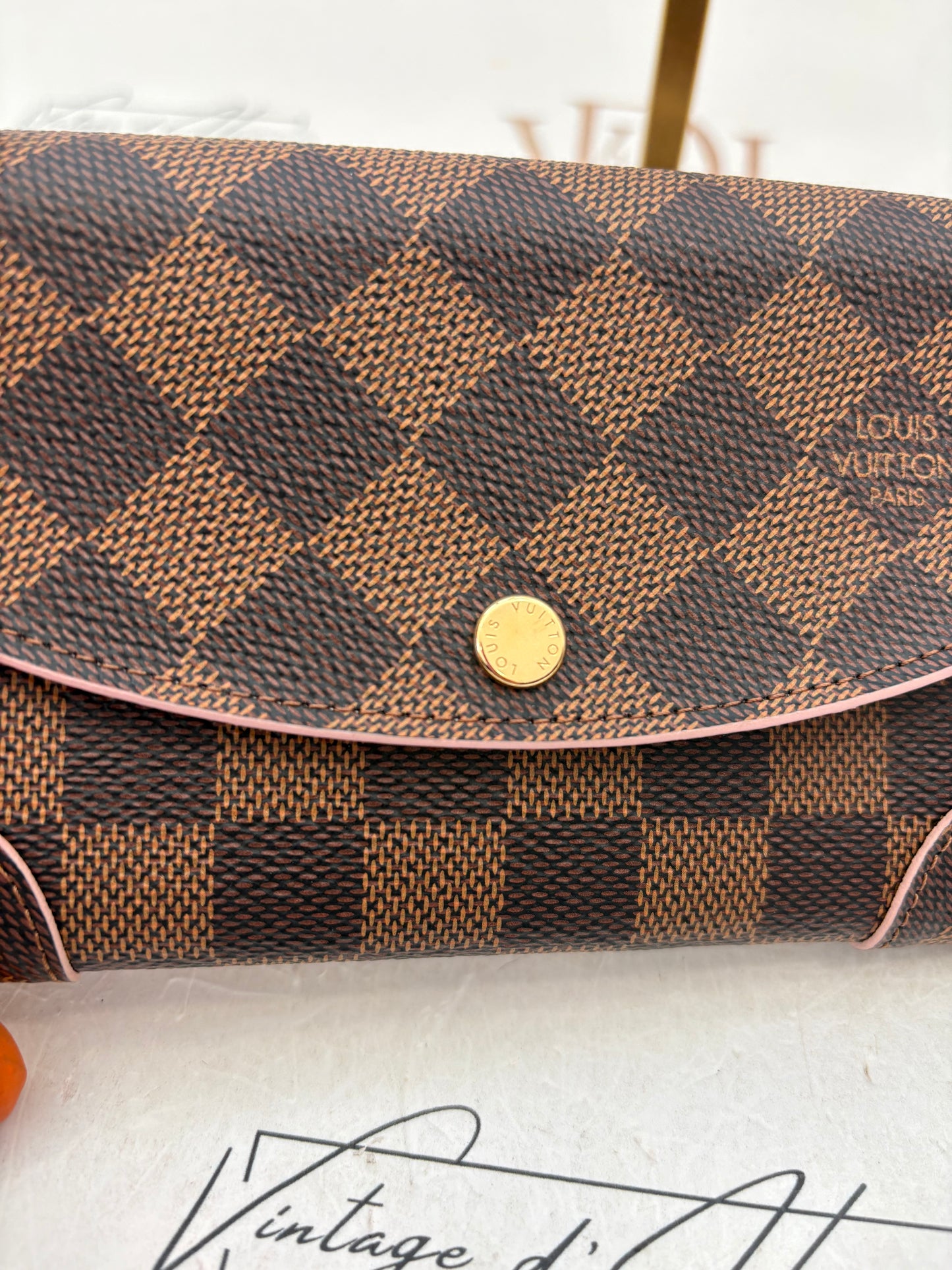 383269 - Louis Vuitton Caissa Wallet