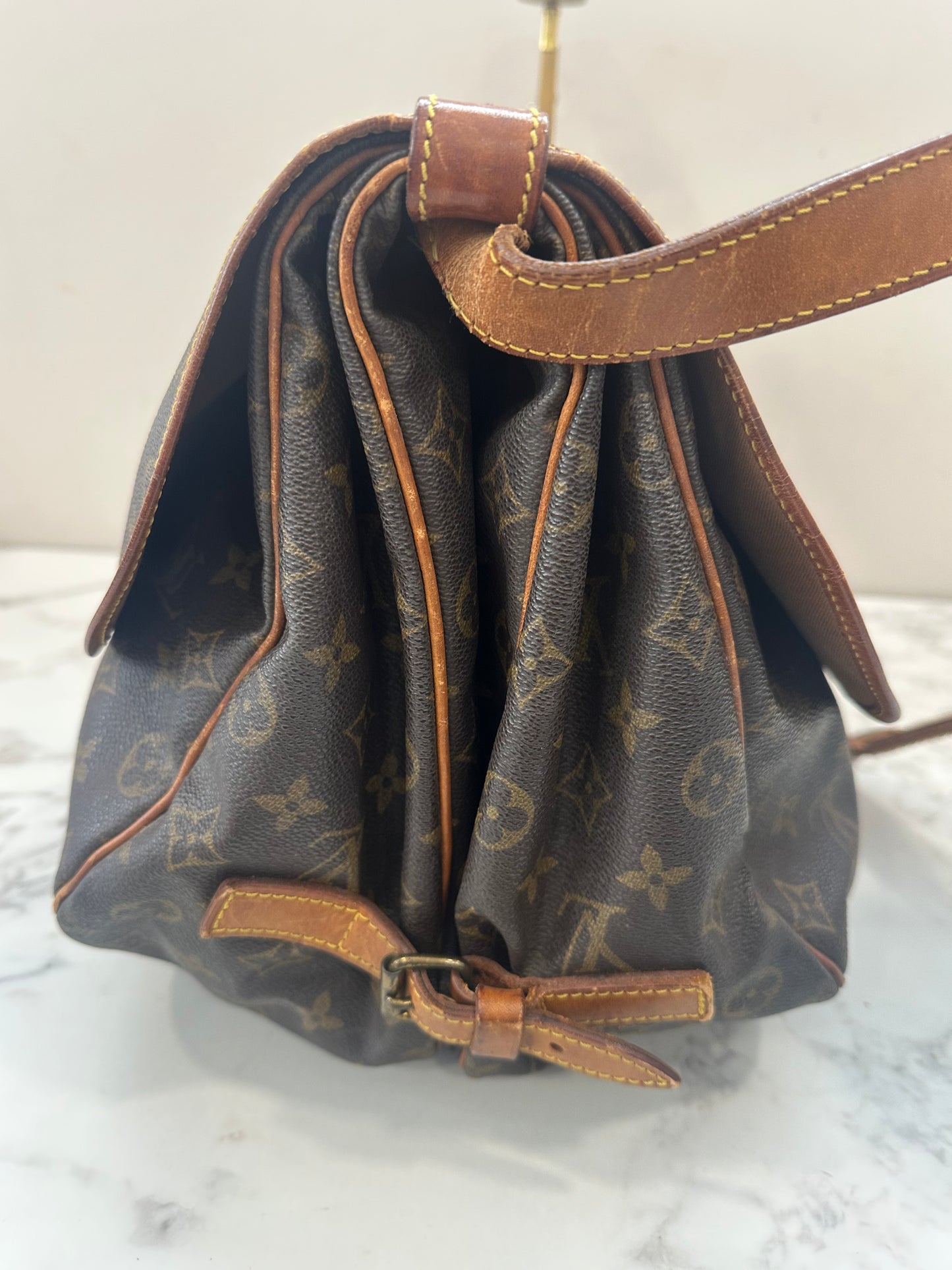 Louis Vuitton Saumur 35