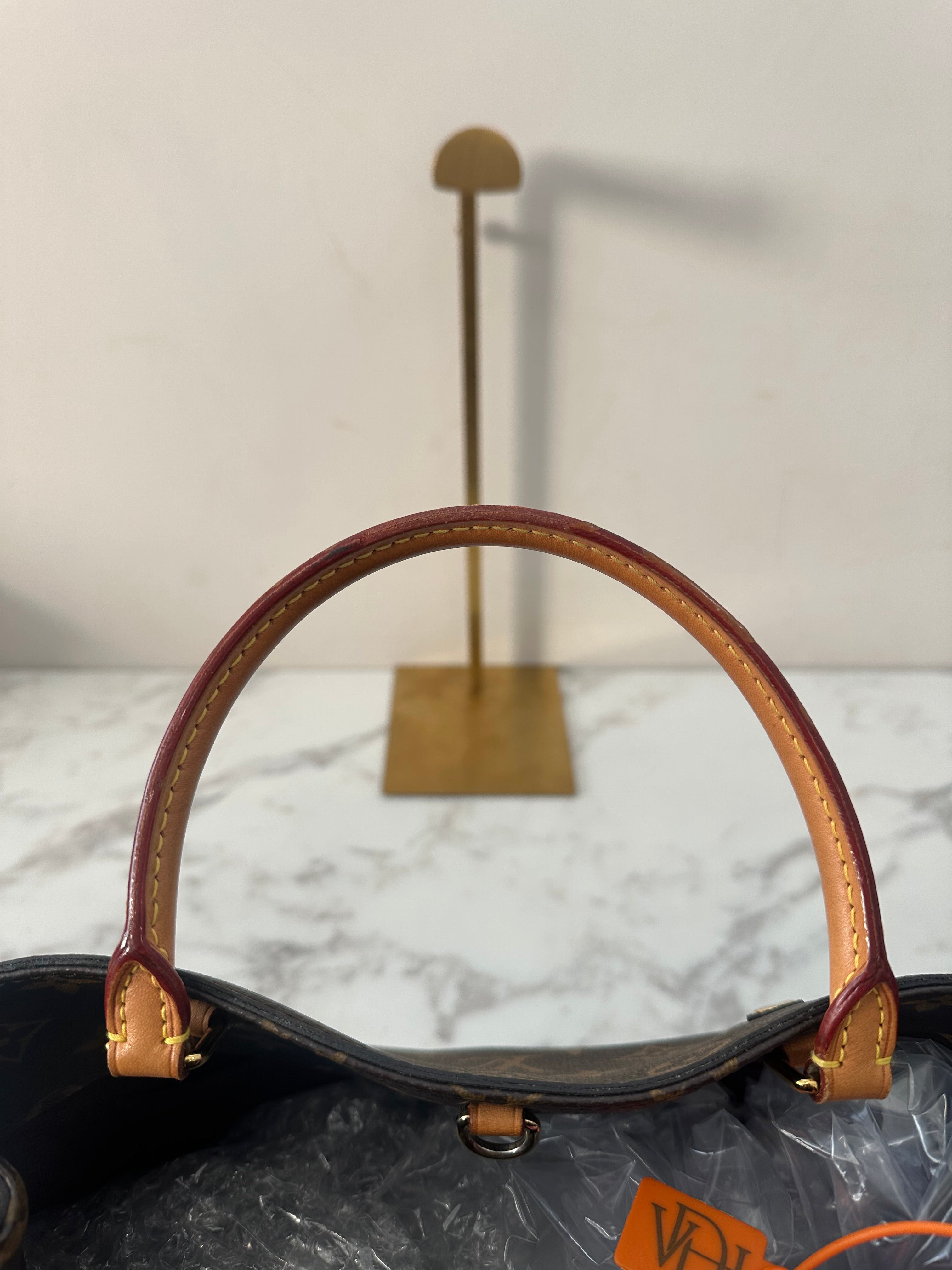 Louis Vuitton Montaigne