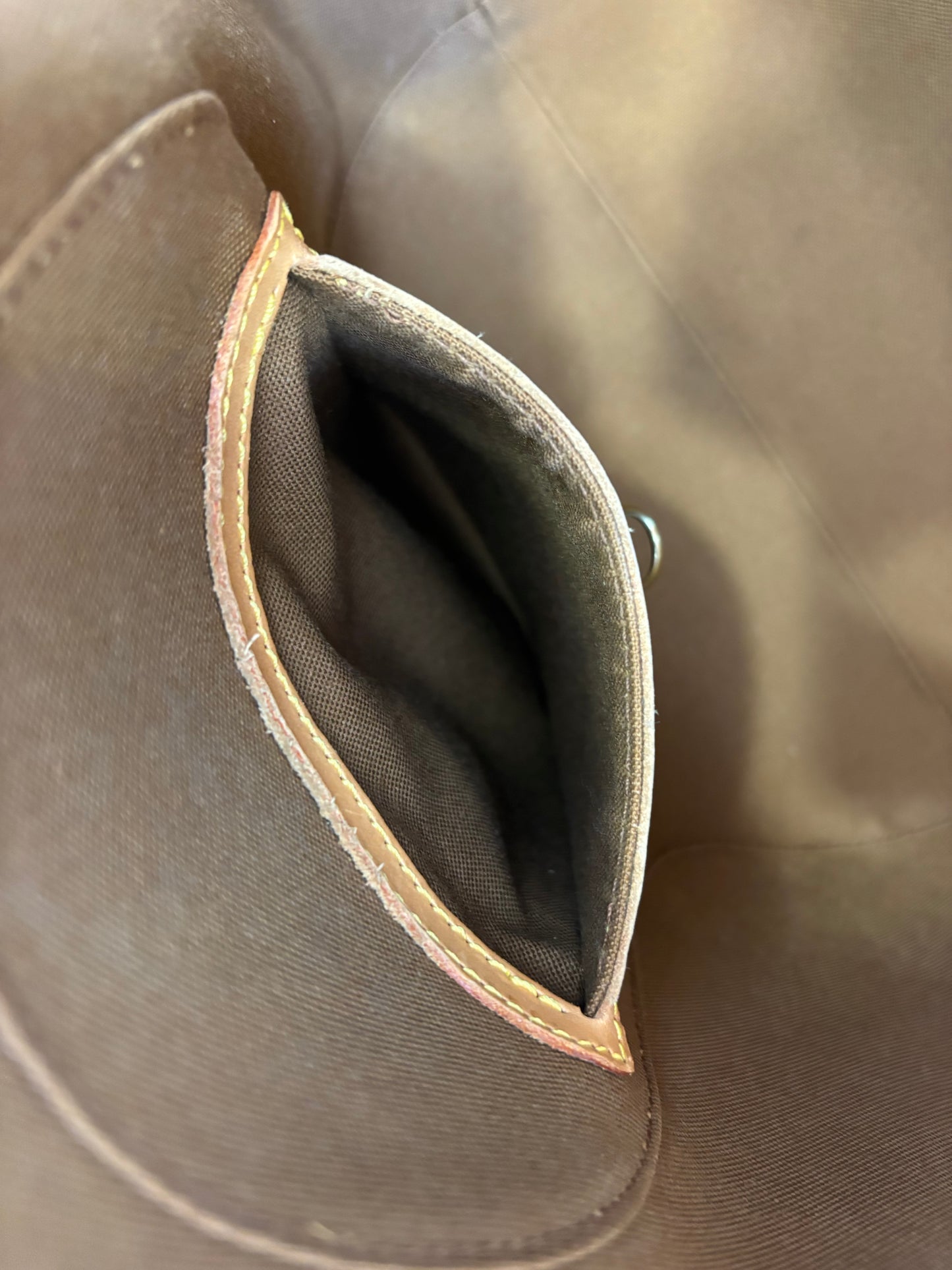 017712 - Louis Vuitton Ellipse MM
