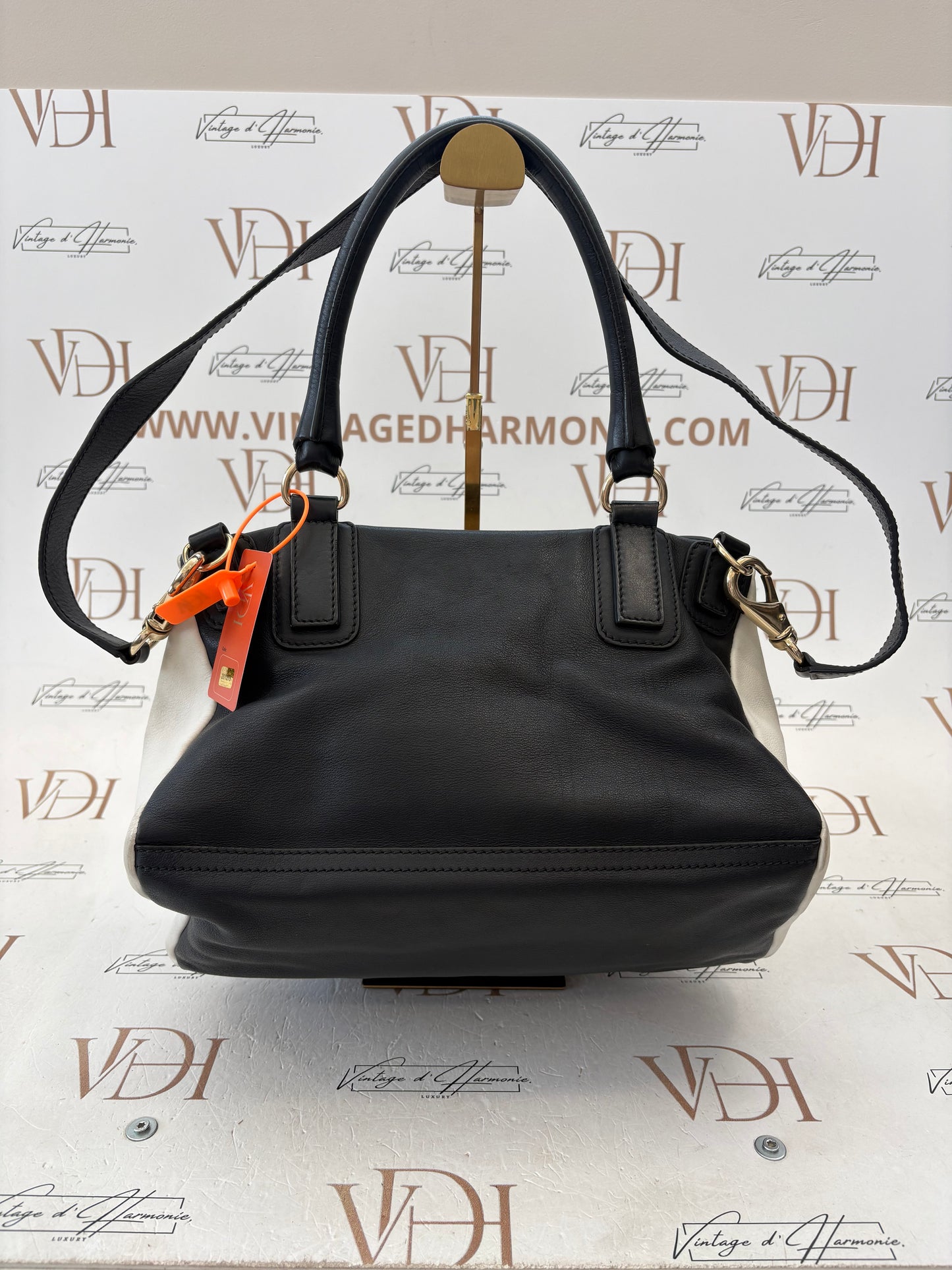 201275 - Givenchy Pandora