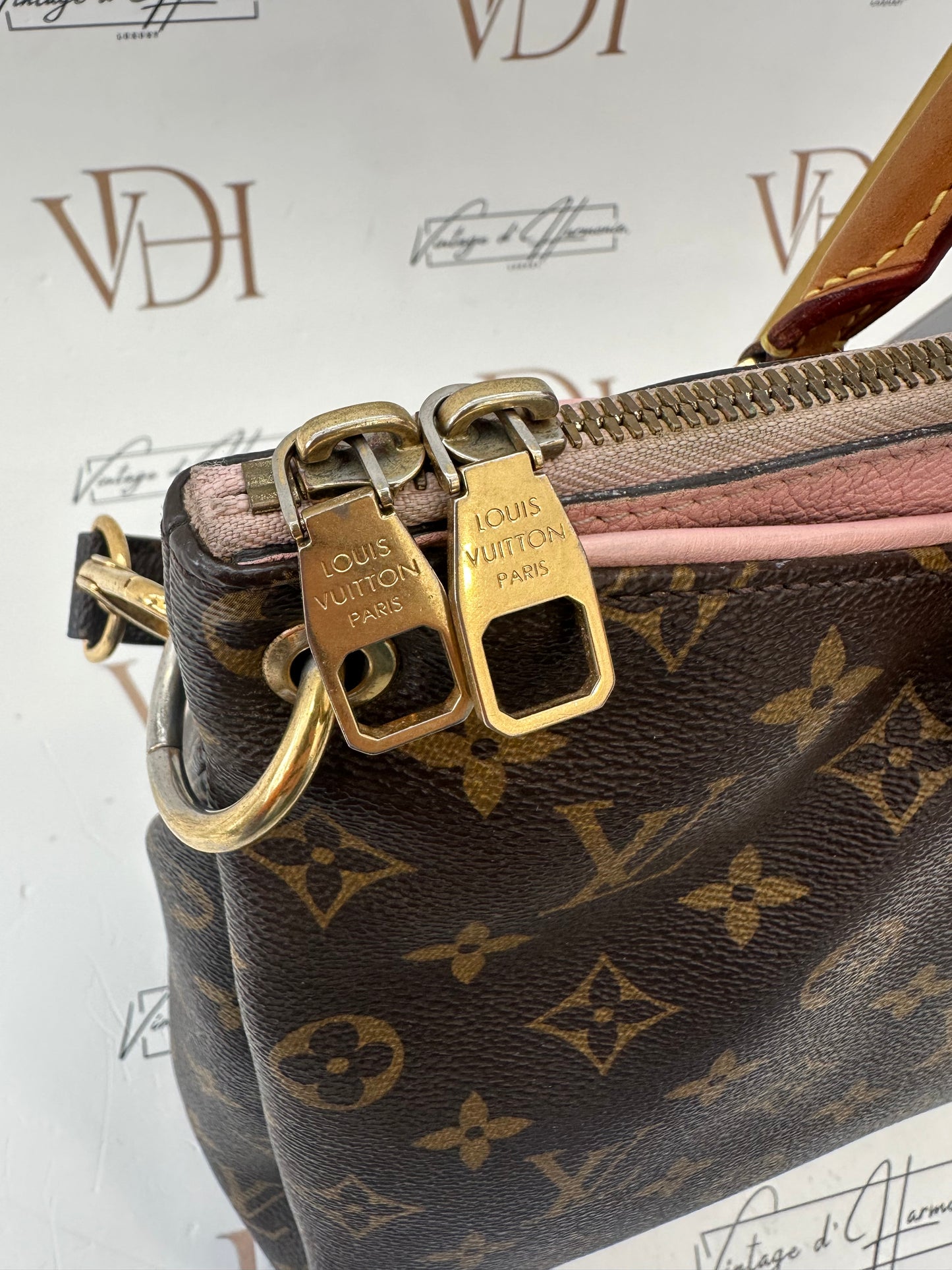 017803 - Louis Vuitton Pallas