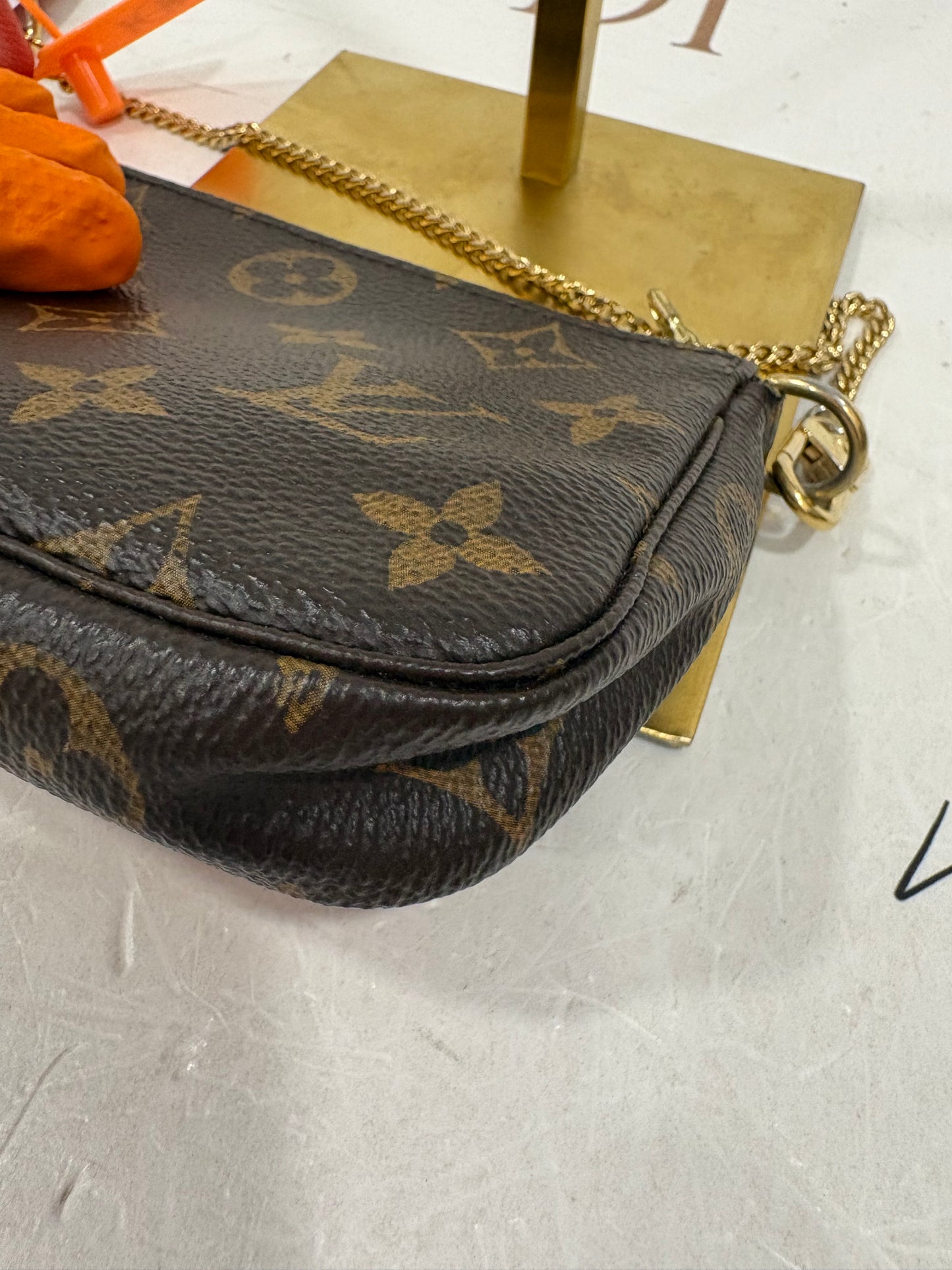 383268 - Louis Vuitton Pochette Accessoires