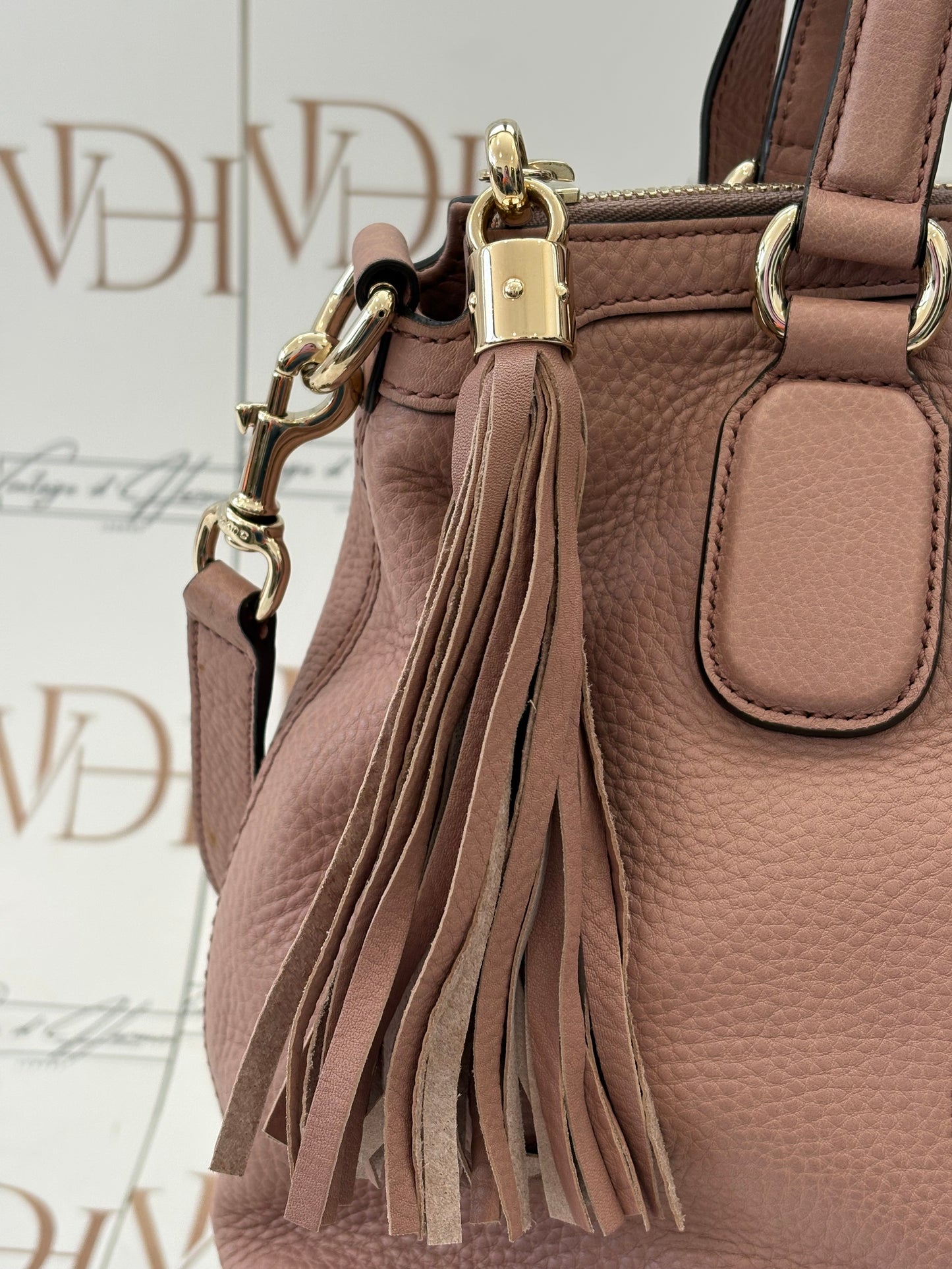 018101 - Gucci Black Leather S