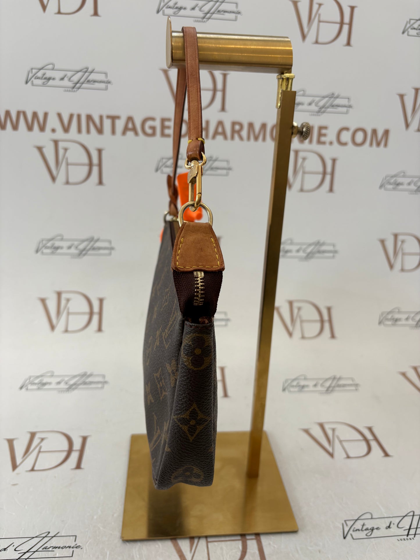 383156 - Louis Vuitton Pochette Accessoires