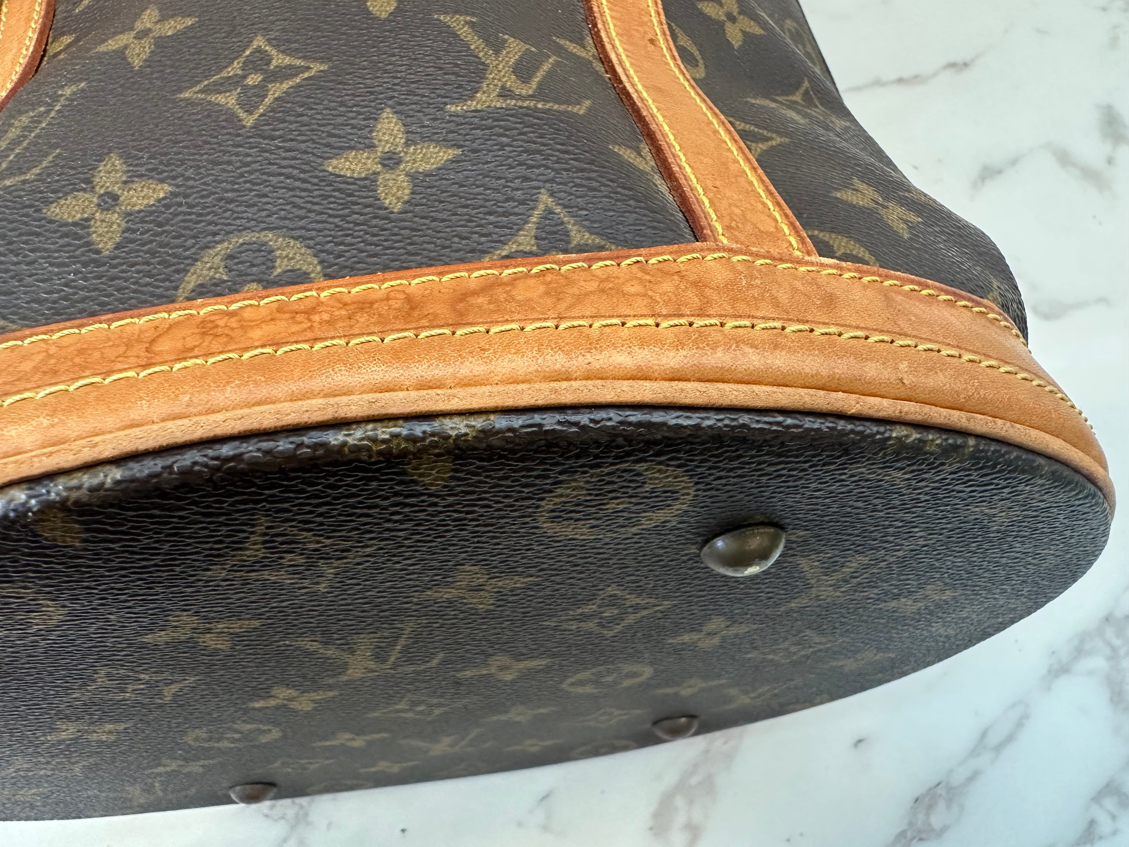 Louis Vuitton Bucket GM