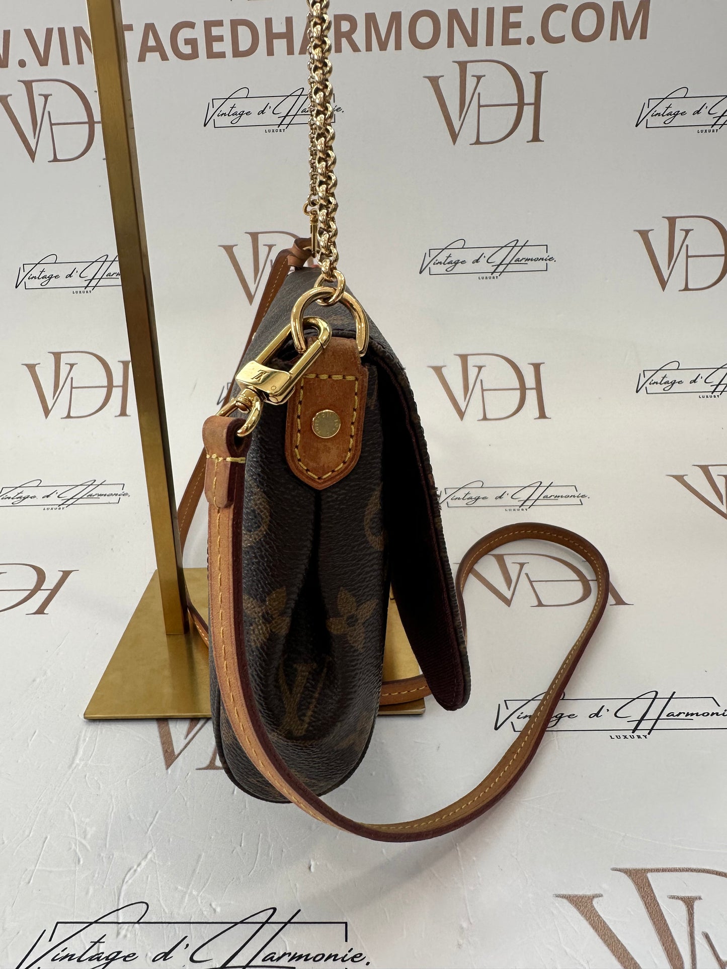 382571 - Louis Vuitton Favorite