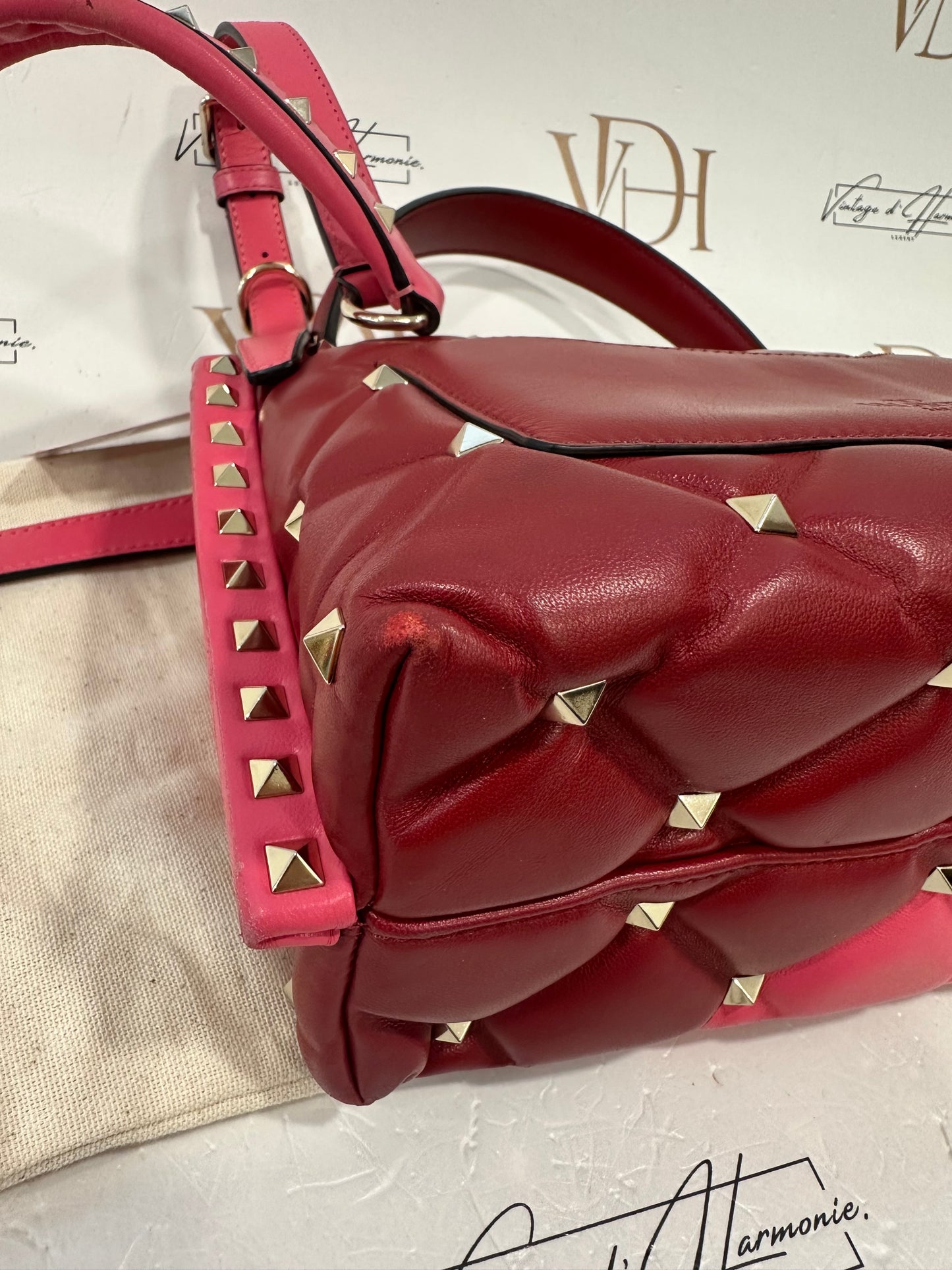 382940 - Valentino Candystud