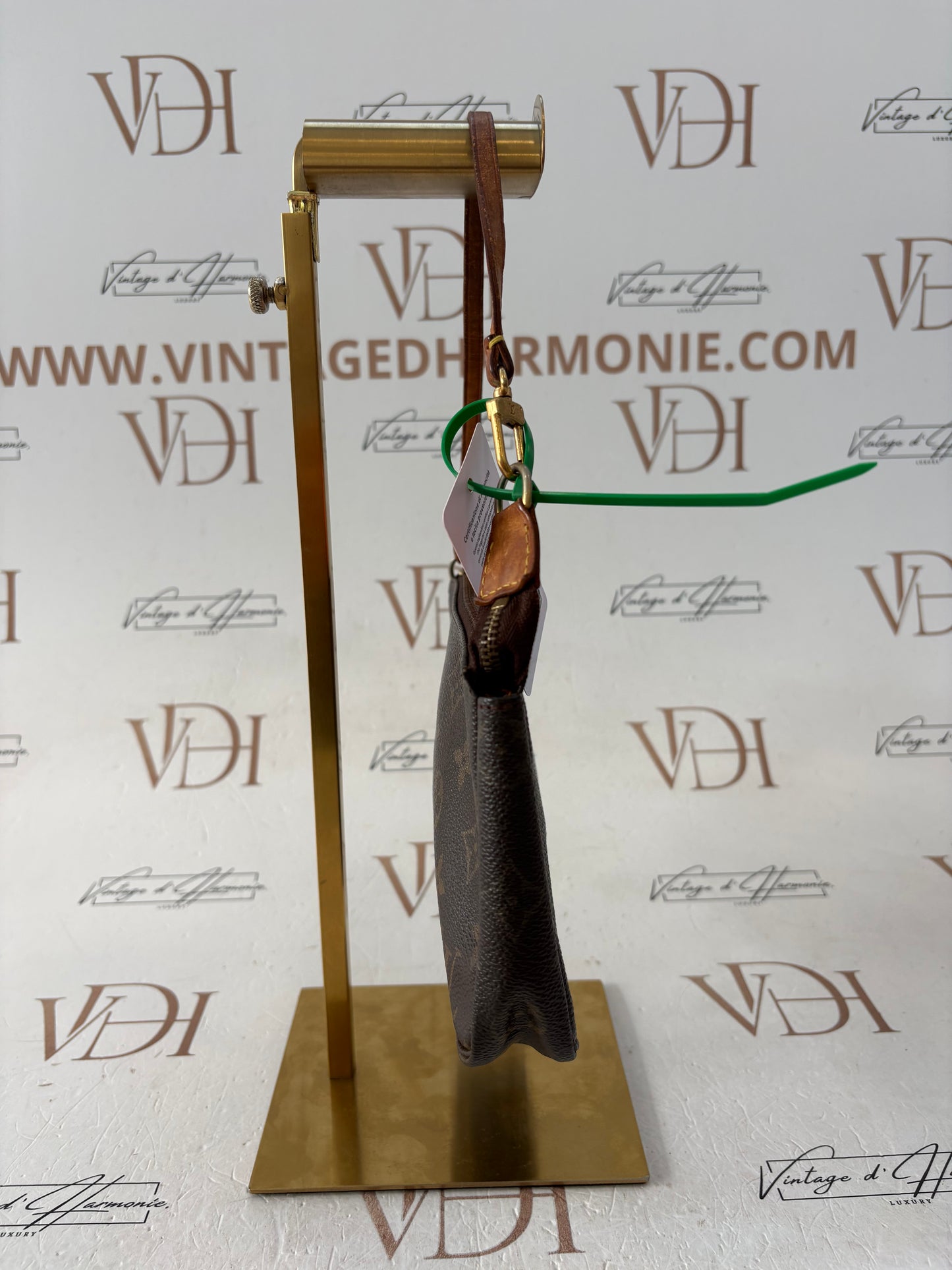 017193 - Louis Vuitton Pochette Accessoires