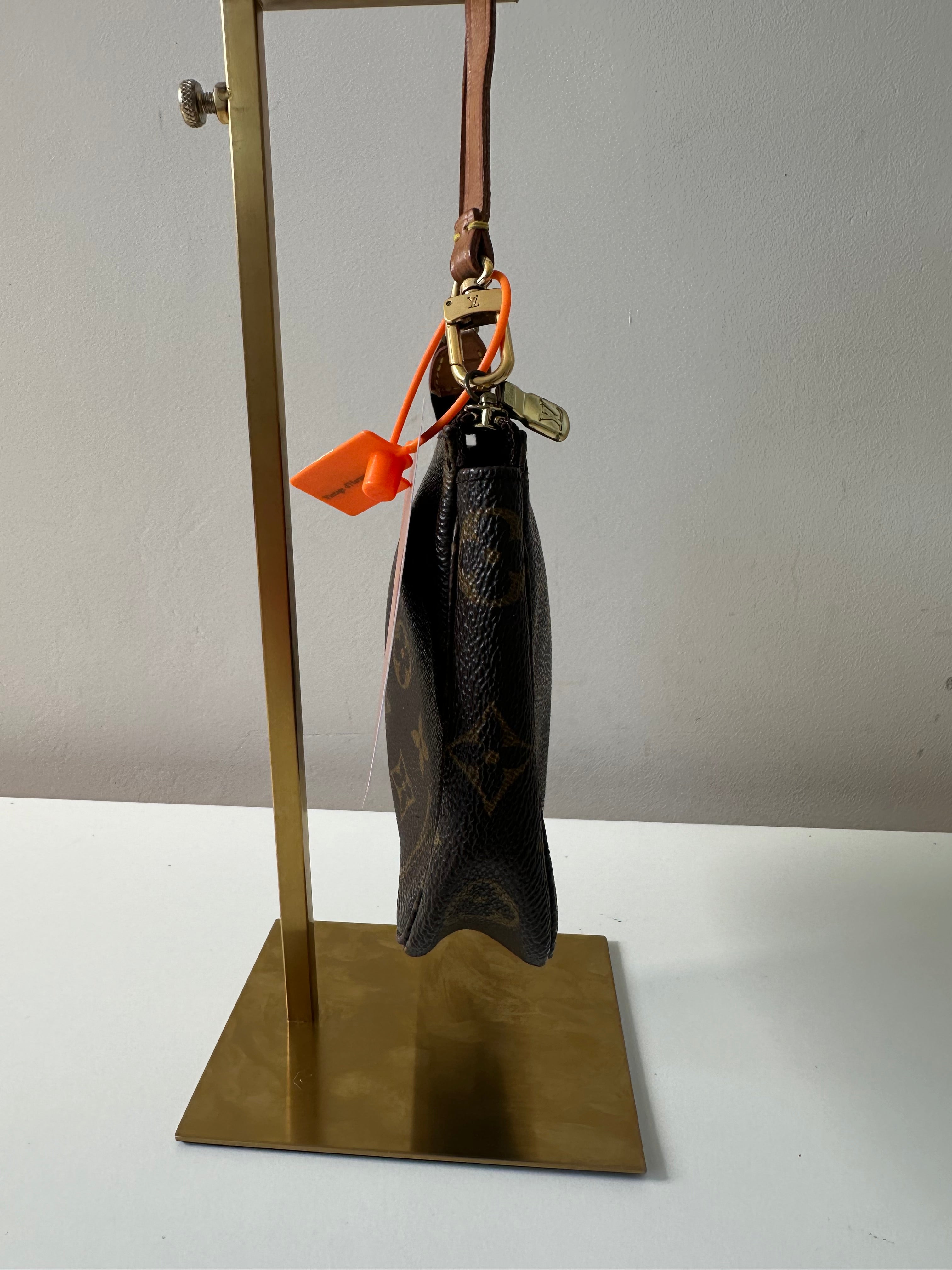 Louis Vuitton Pochette