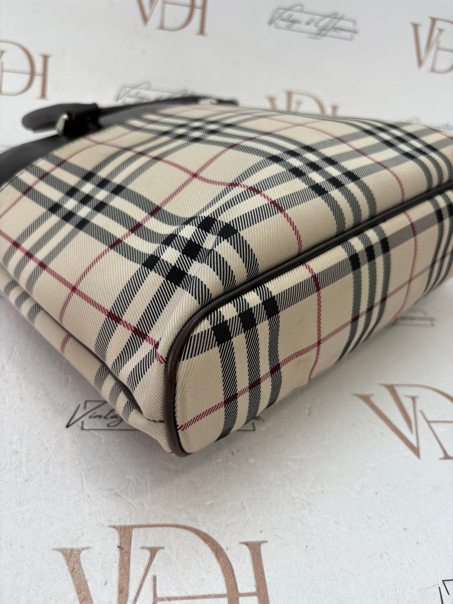 017640 - Burberry Beige Canvas