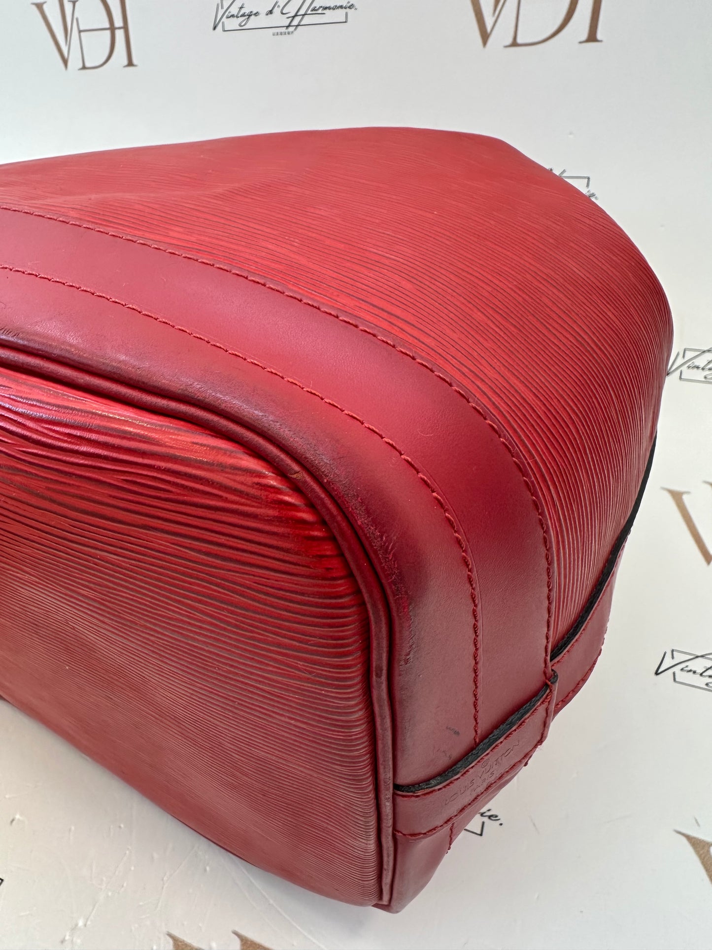 017848 - Louis Vuitton Red Epi Noè
