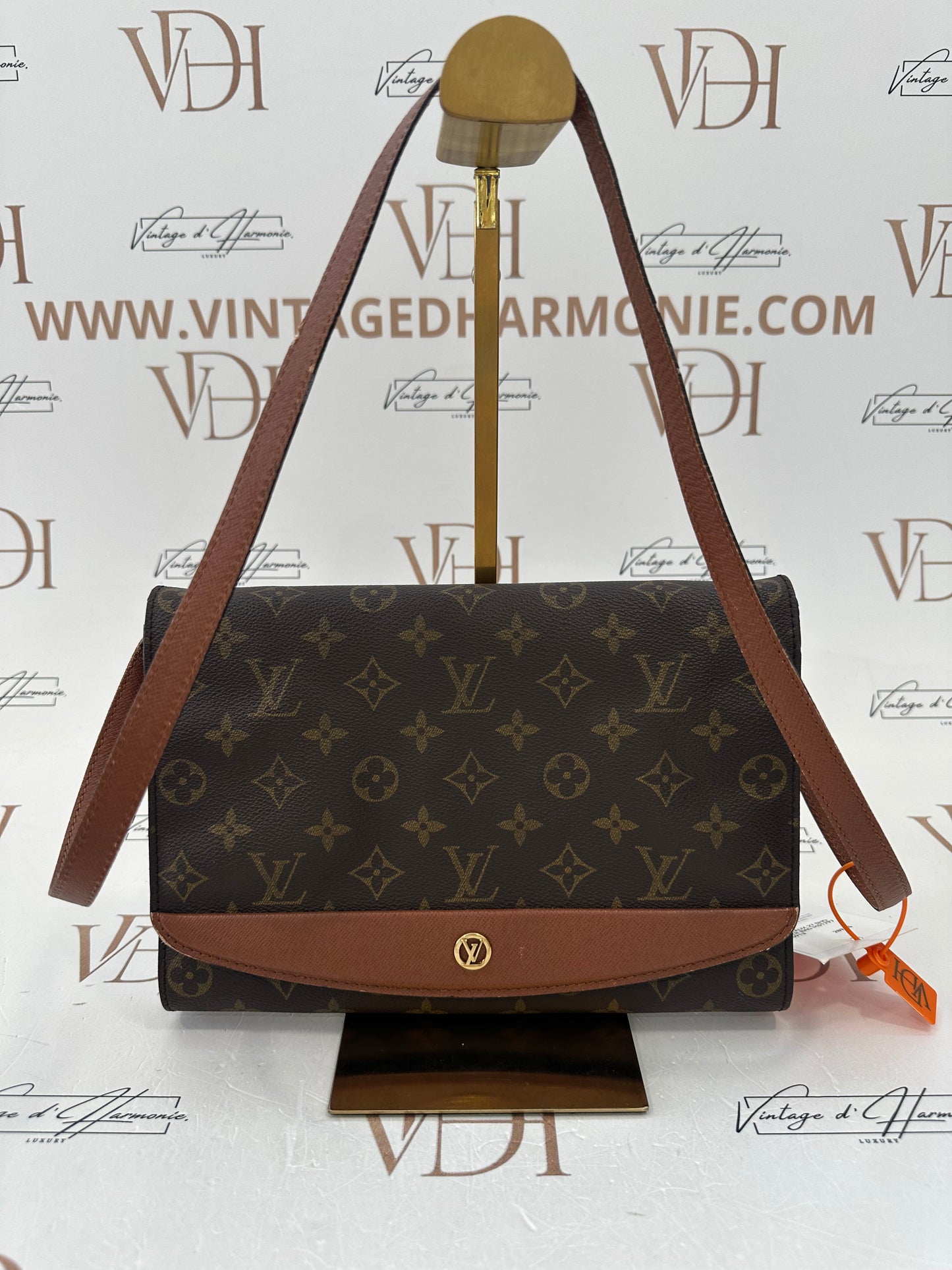 017784 - Louis Vuitton Bordeaux 27