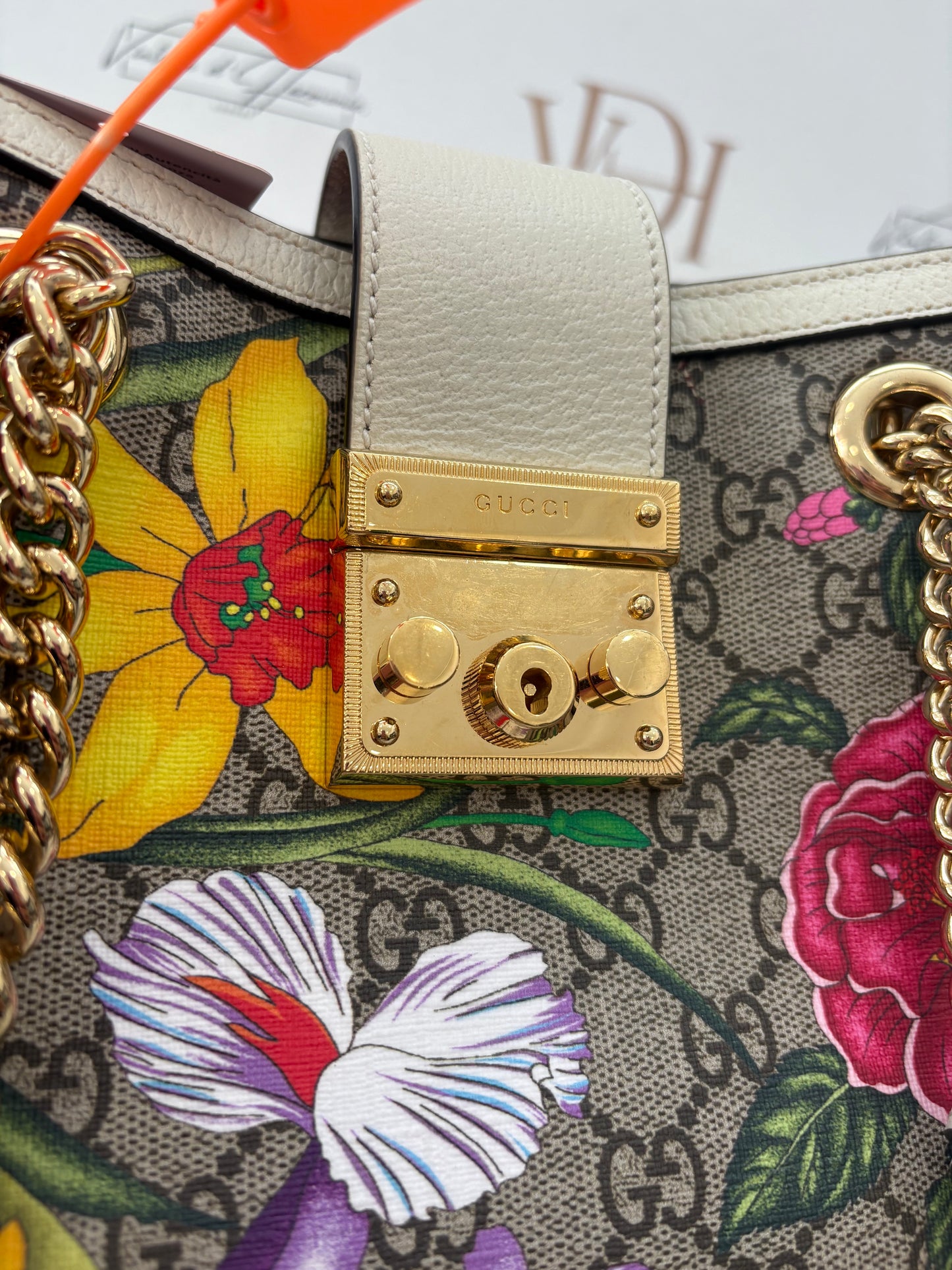 384060 - Gucci Padlock
