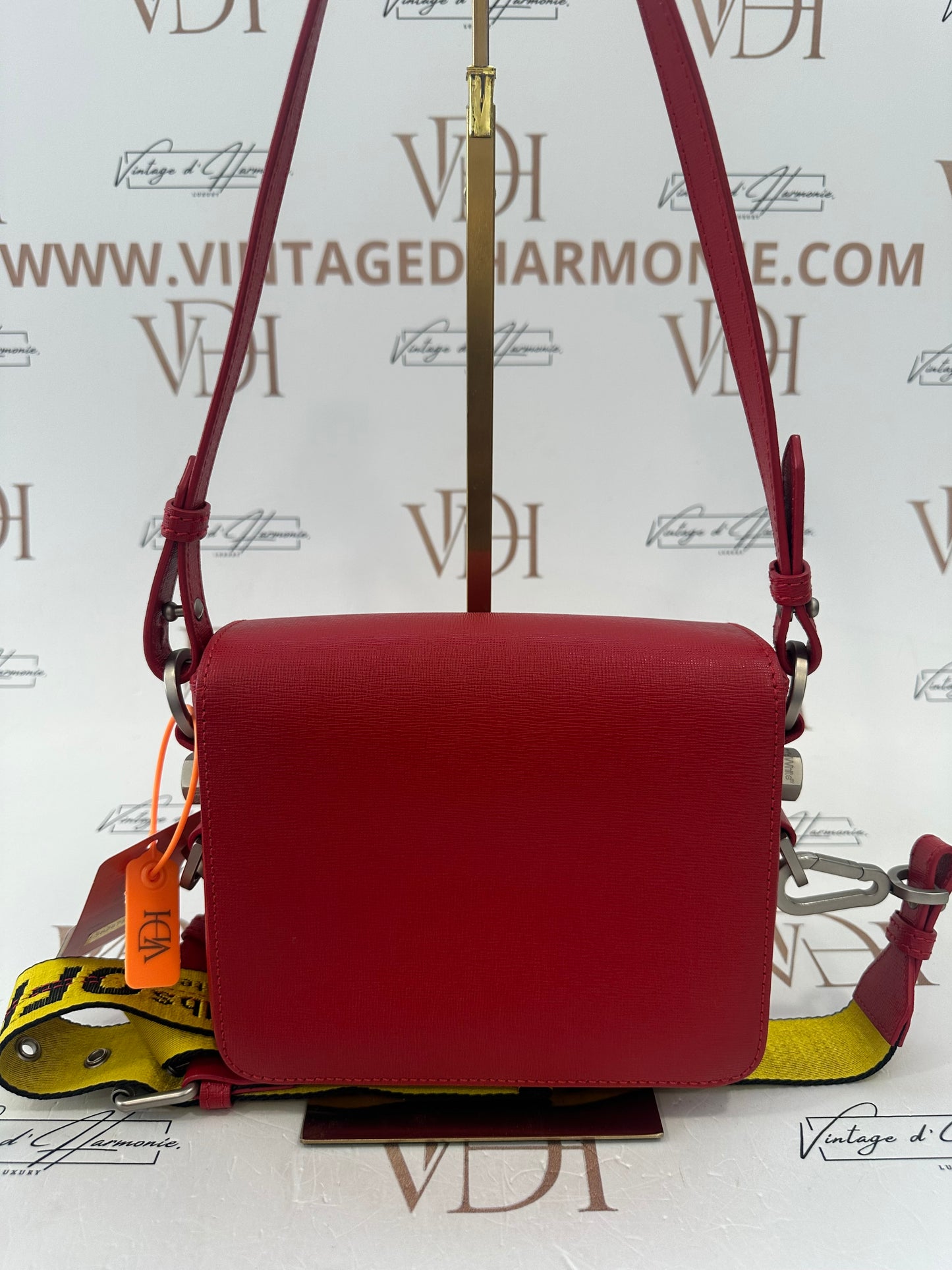 382375 - Off-White