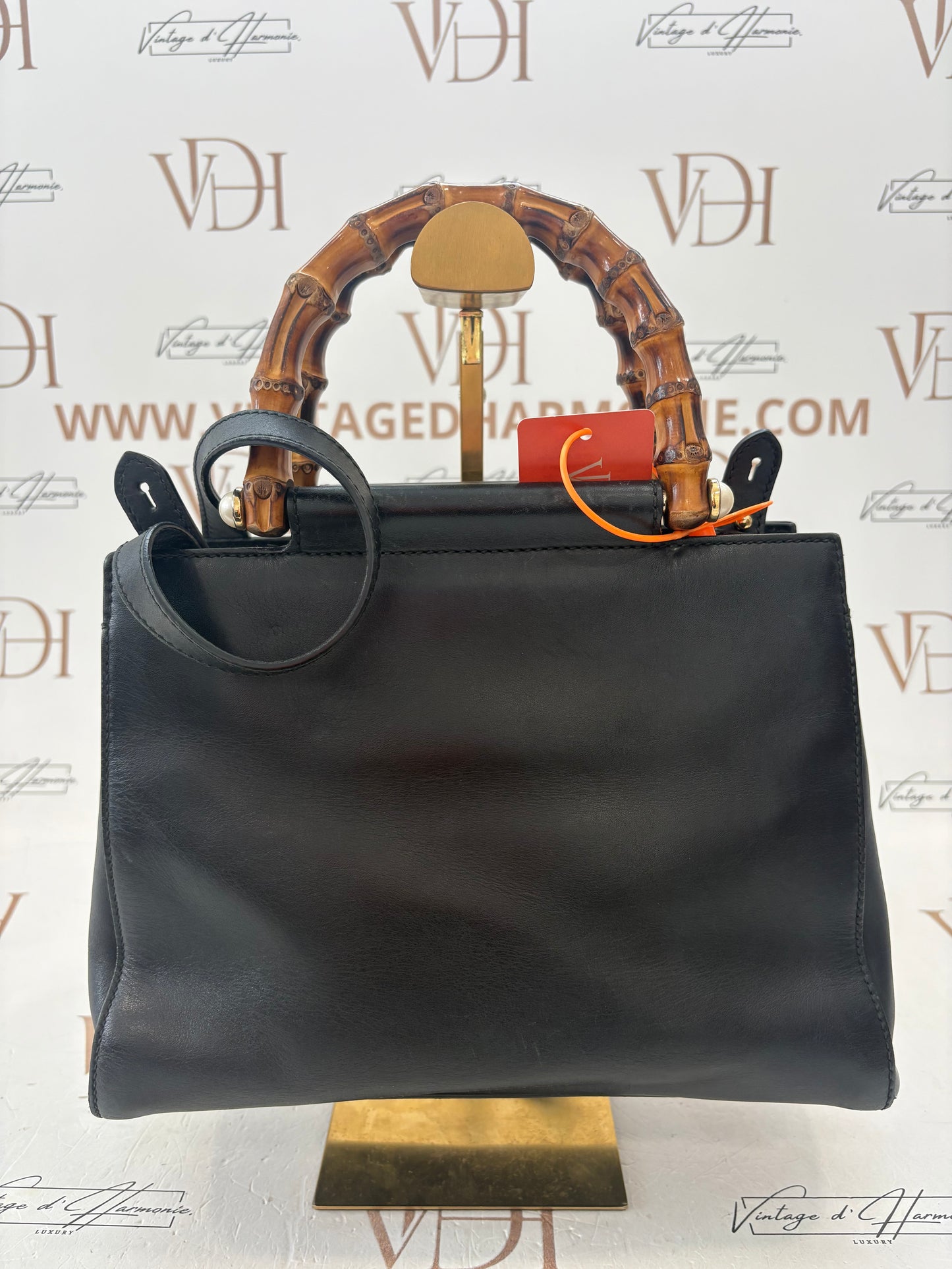 384270 - Gucci Nymphaea