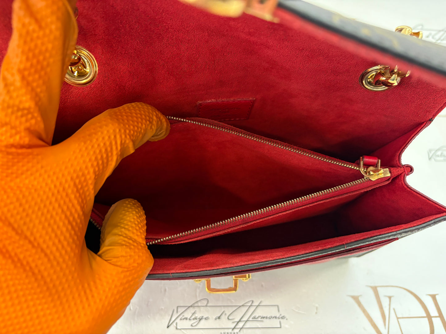383845 - Louis Vuitton Victoire