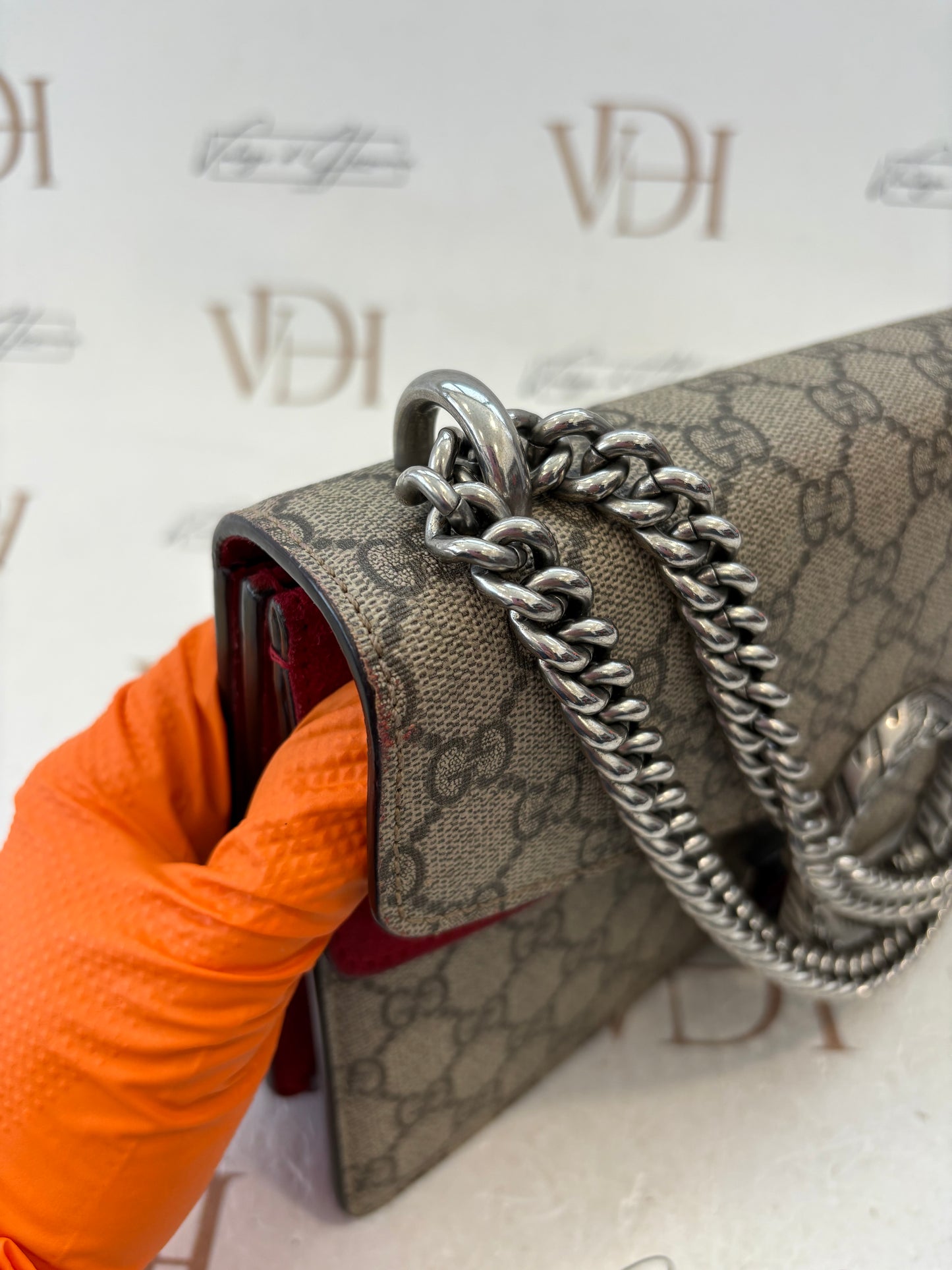 201172 - Gucci Dionysus