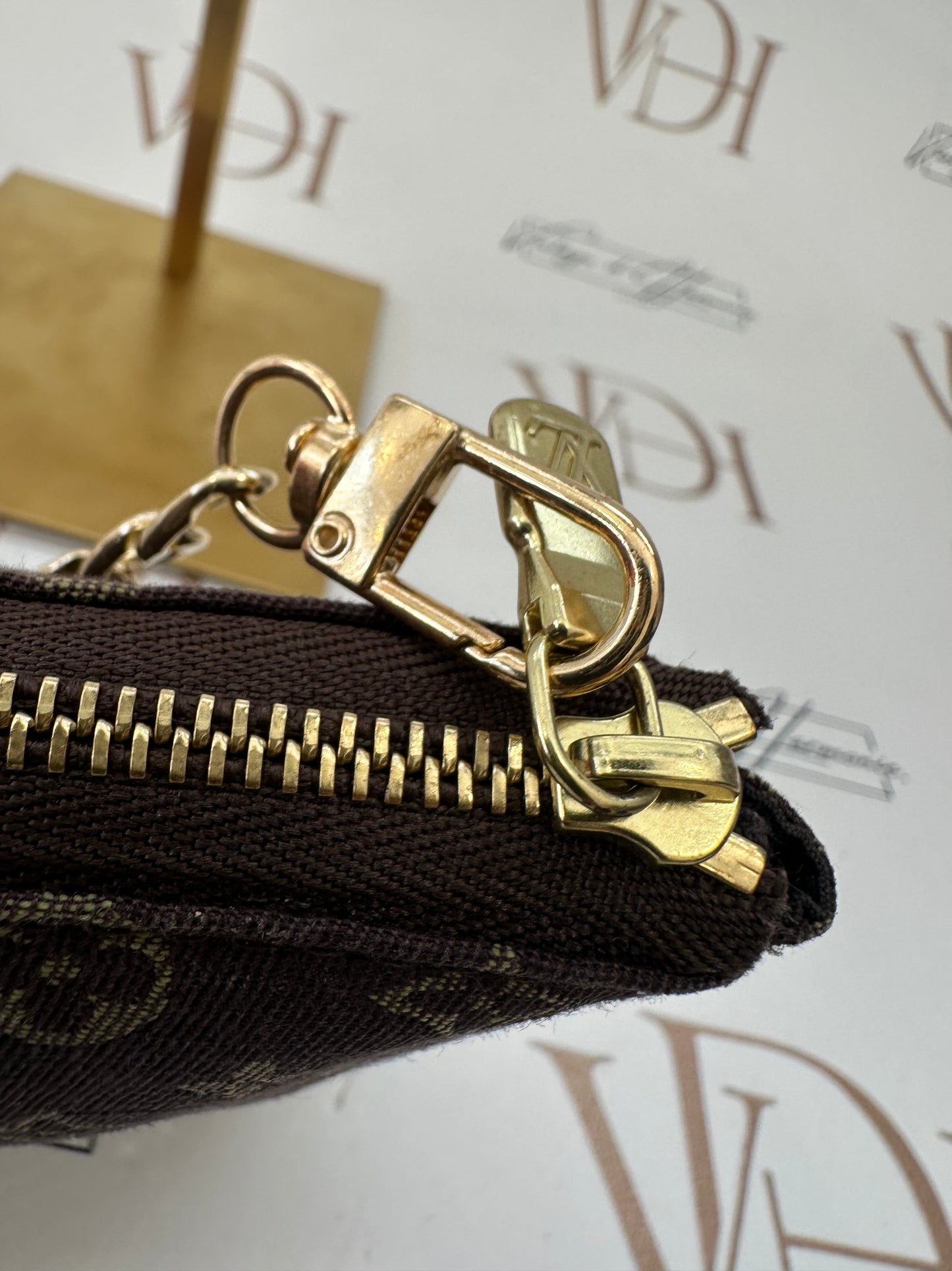 017754 - Louis Vuitton Mini Pouch
