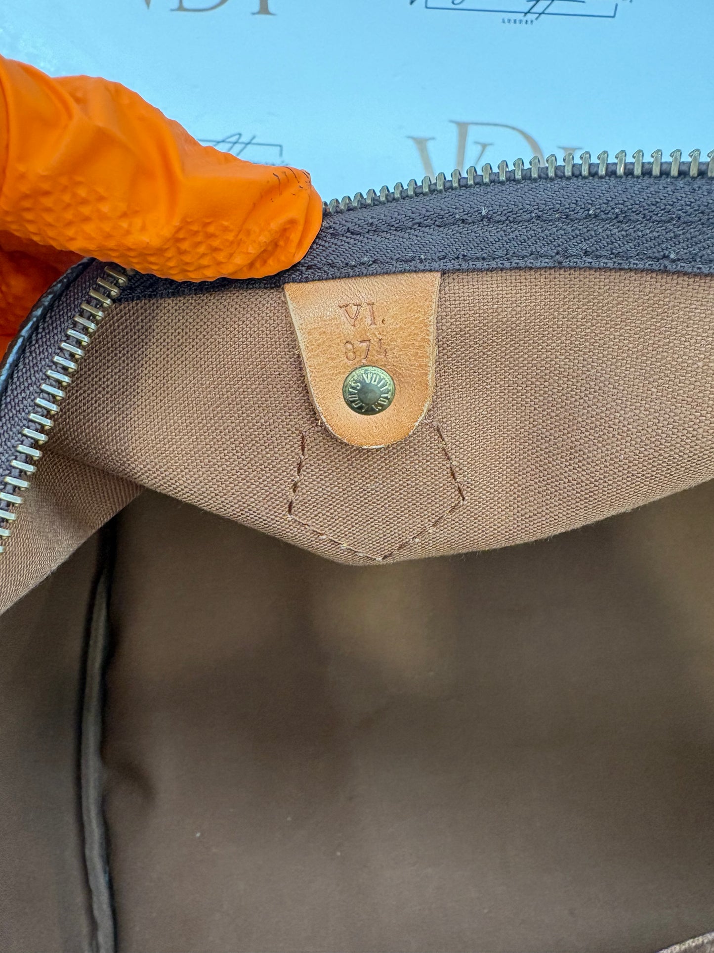 018759 - Louis Vuitton Speedy 40