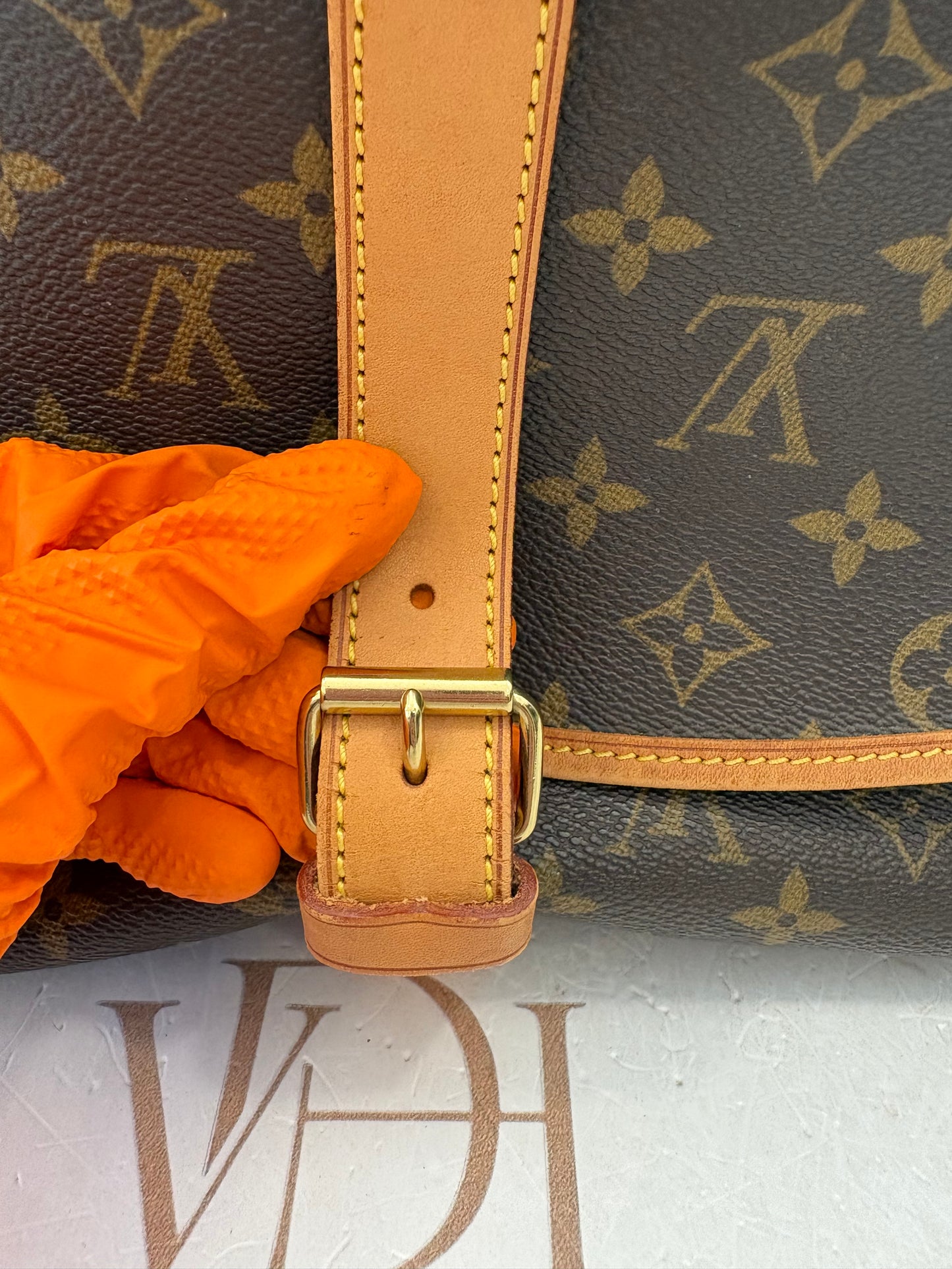 018765 - Louis Vuitton Saumur