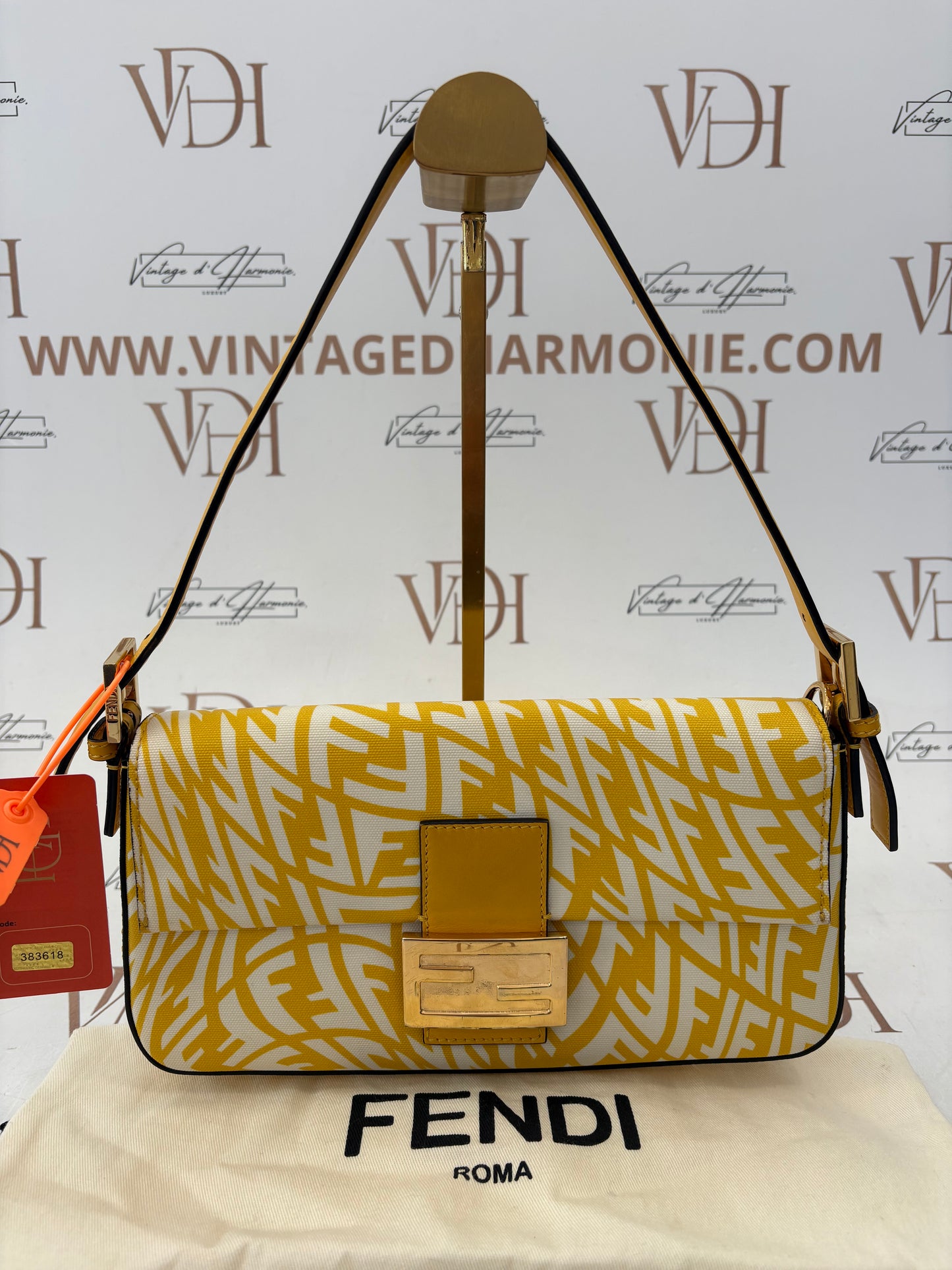 383618 - Fendi Baguette