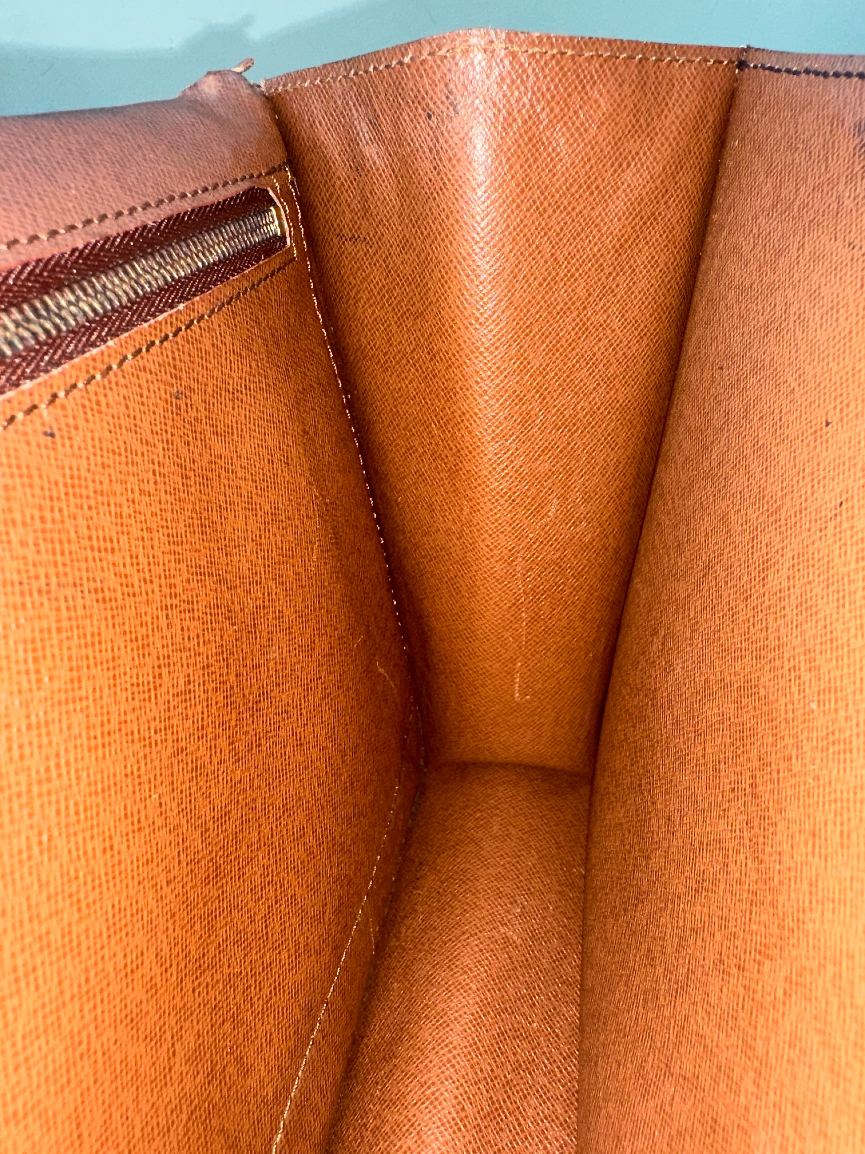 Louis Vuitton Monceau 28