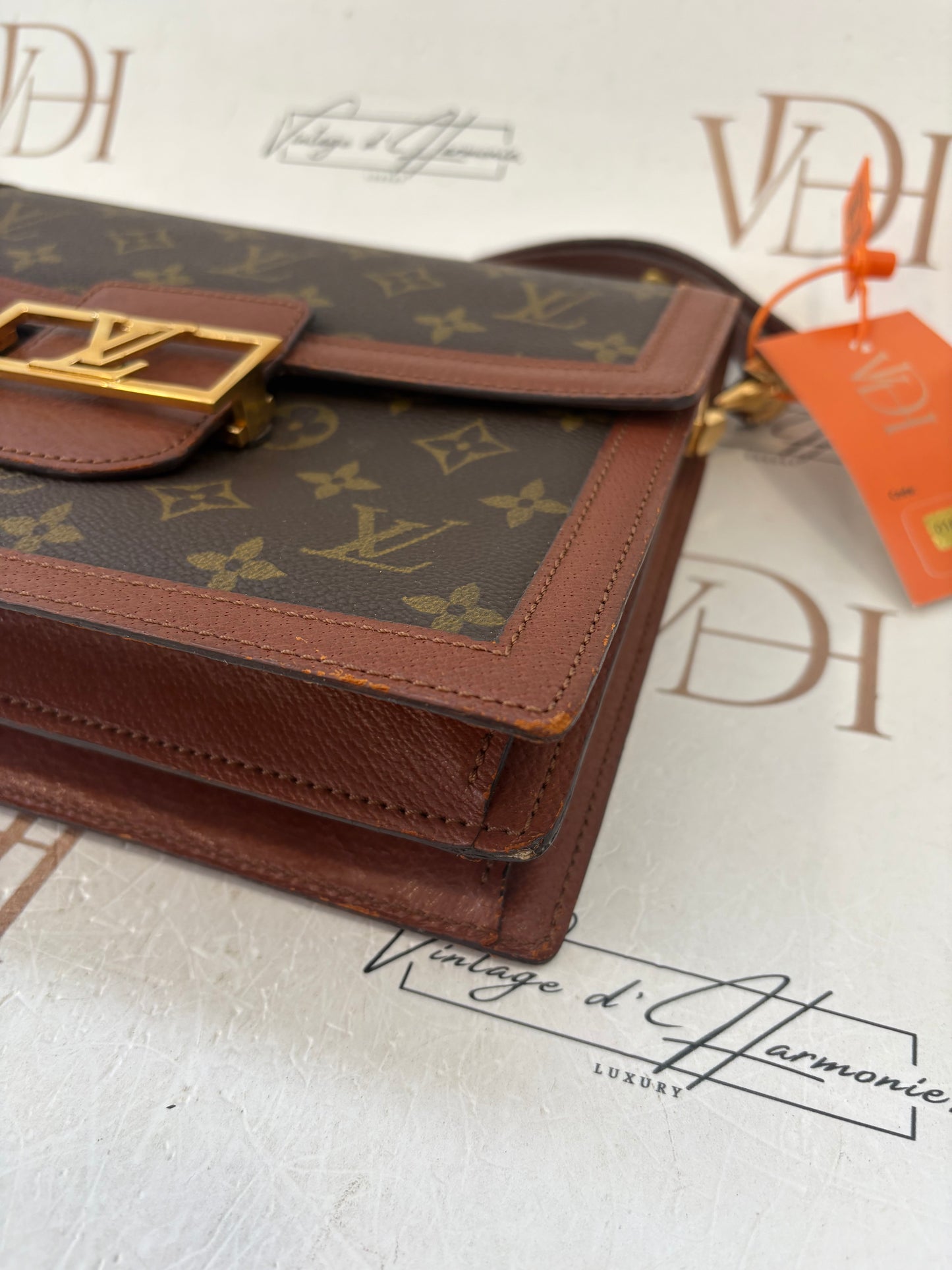 018845 - Louis Vuitton Sac Dauphine