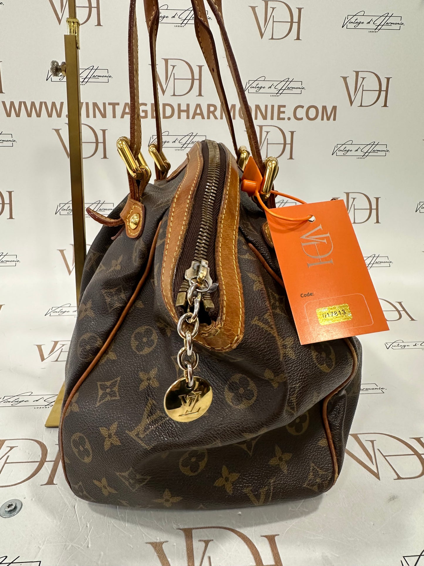 017813 - Louis Vuitton Tivoli GM