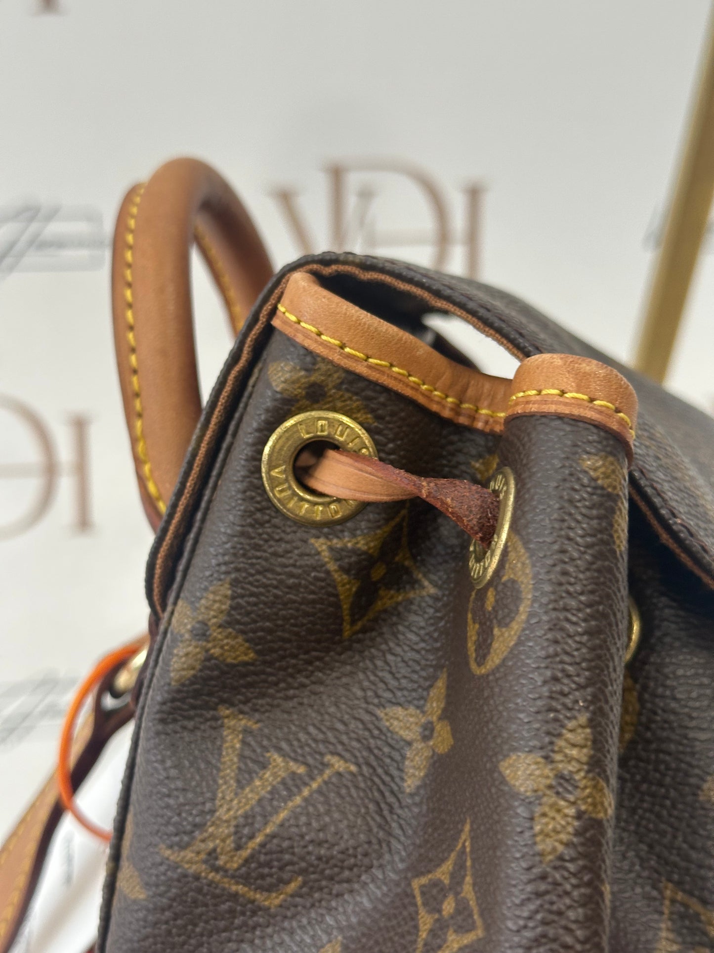 018735 - Louis Vuitton Montsouris