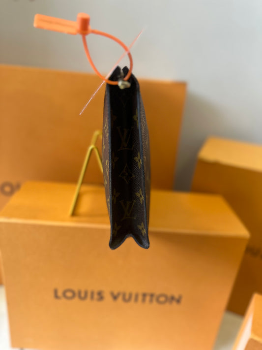 Louis Vuitton Toilette 26